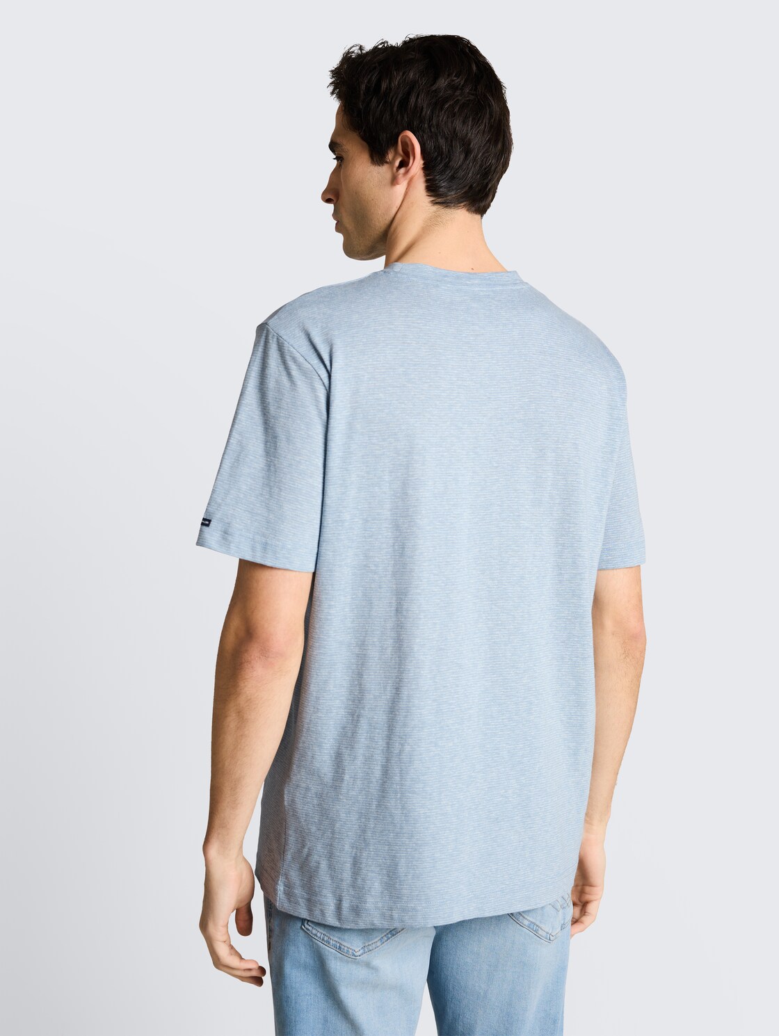 T-shirt with fine stripe pattern - spring blue fine stripe - Neckline model-back view