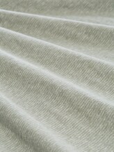 T-shirt met fijn streepmotief - shadow olive fine stripe - Materiaalweergave