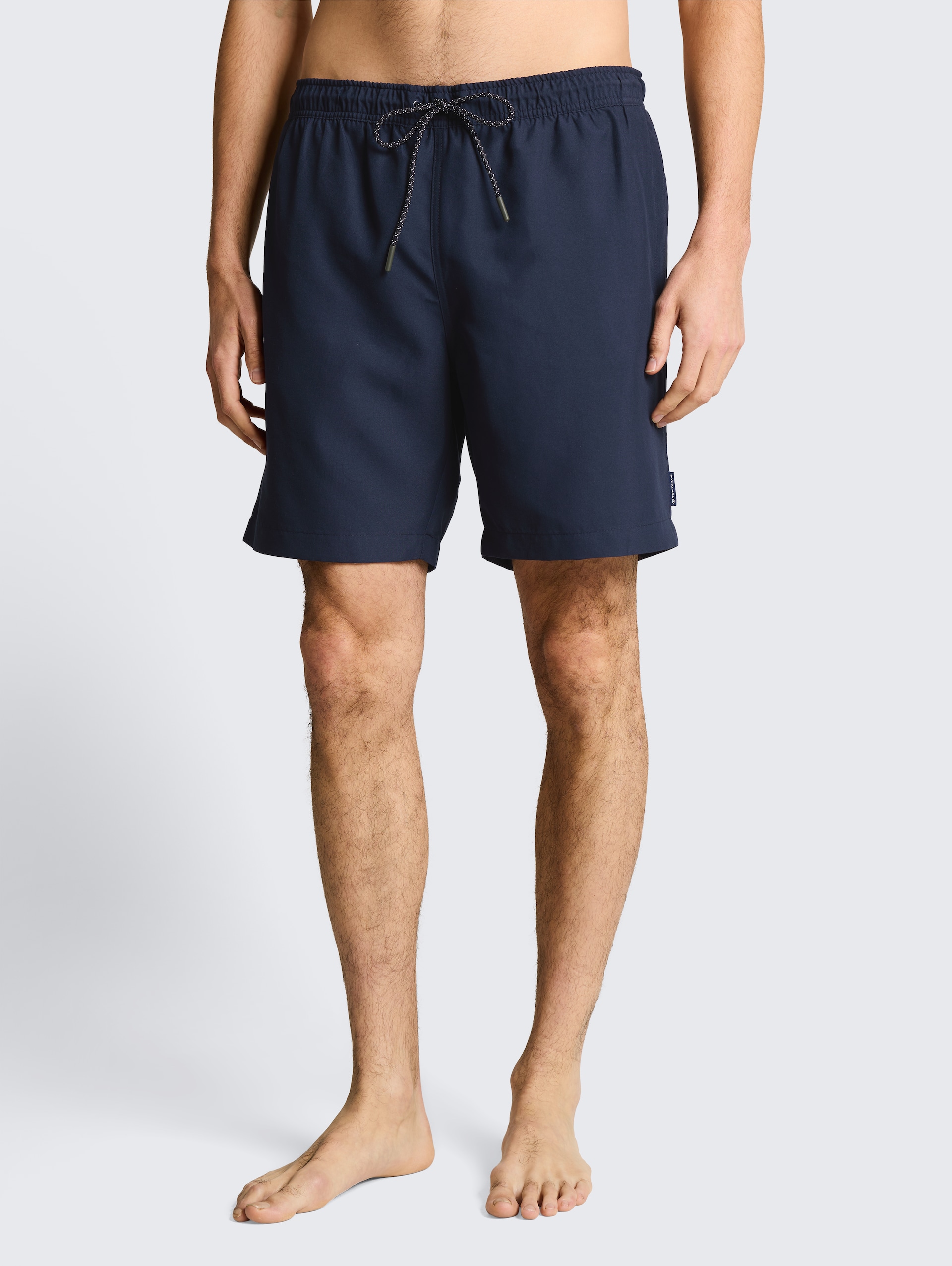 Badeshorts mit Kordelzug - sky captain blue - Ausschnitt Model-Vorderansicht