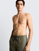 Short de bain avec cordon de serrage - deep leaf green - Vue détaillée du modèle