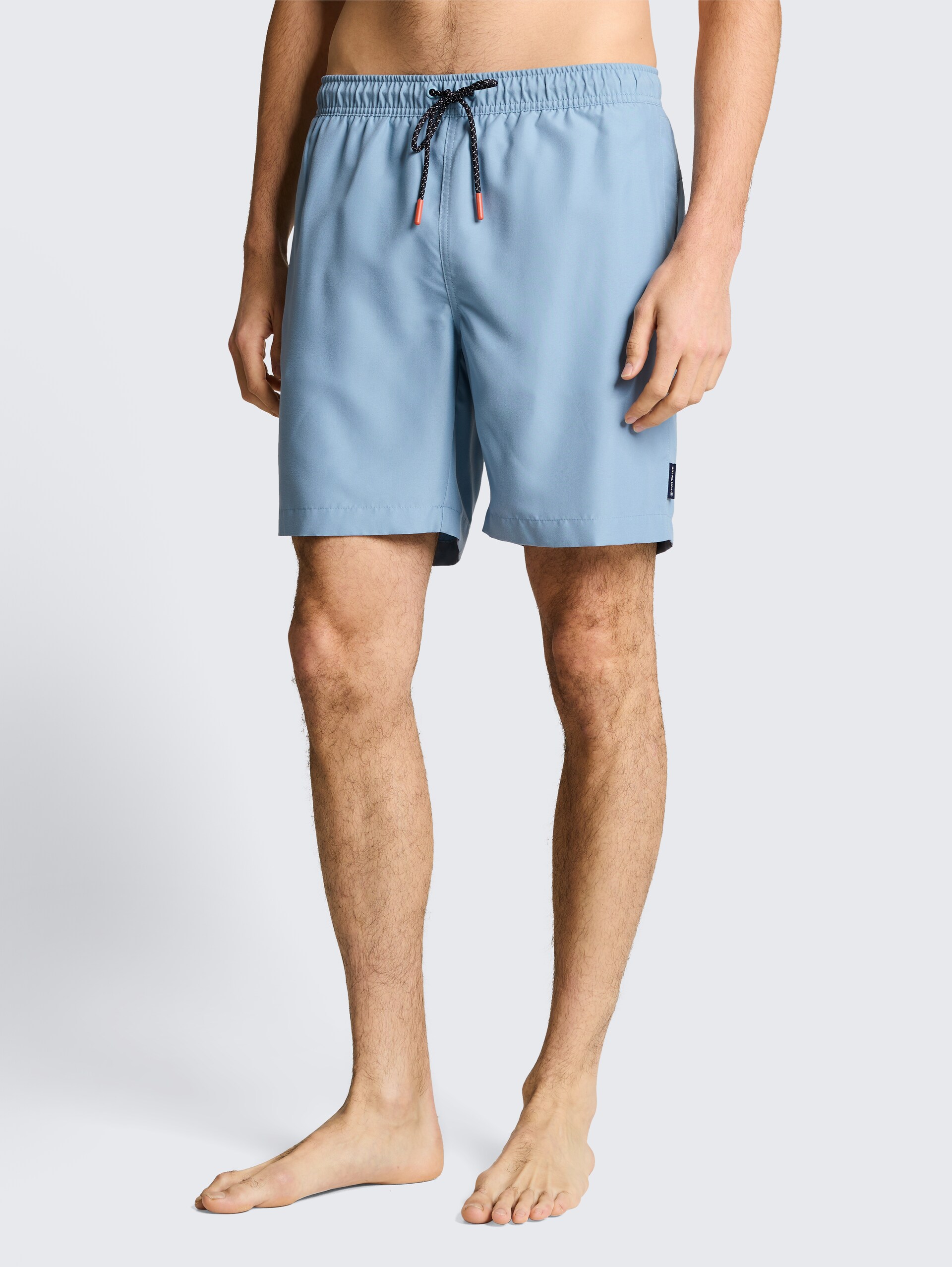 Badeshorts mit Kordelzug - mountain spring blue - Ausschnitt Model-Vorderansicht