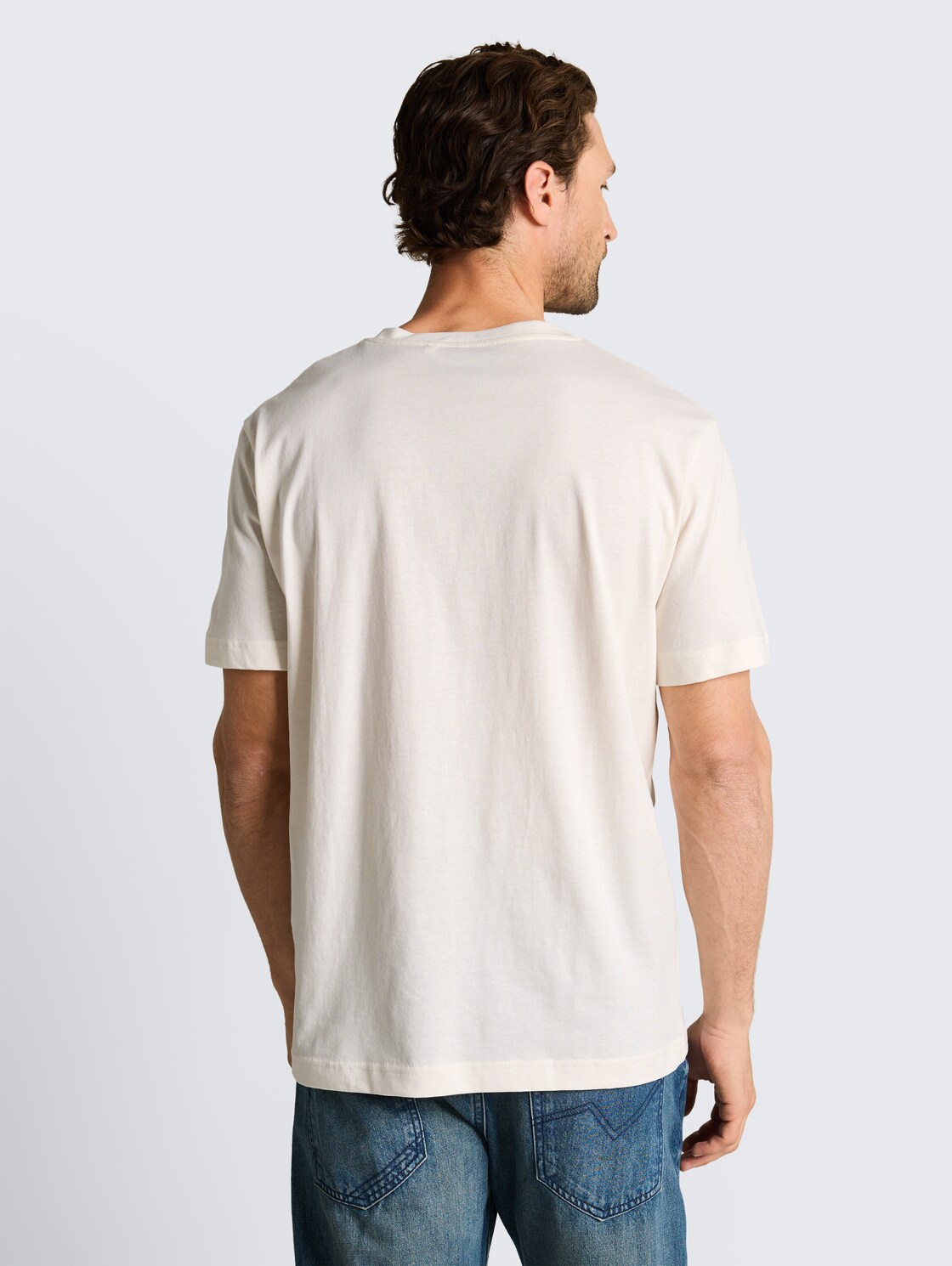 T-Shirt mit Print - Gardenia White - Auschnitt Model-Rückansicht