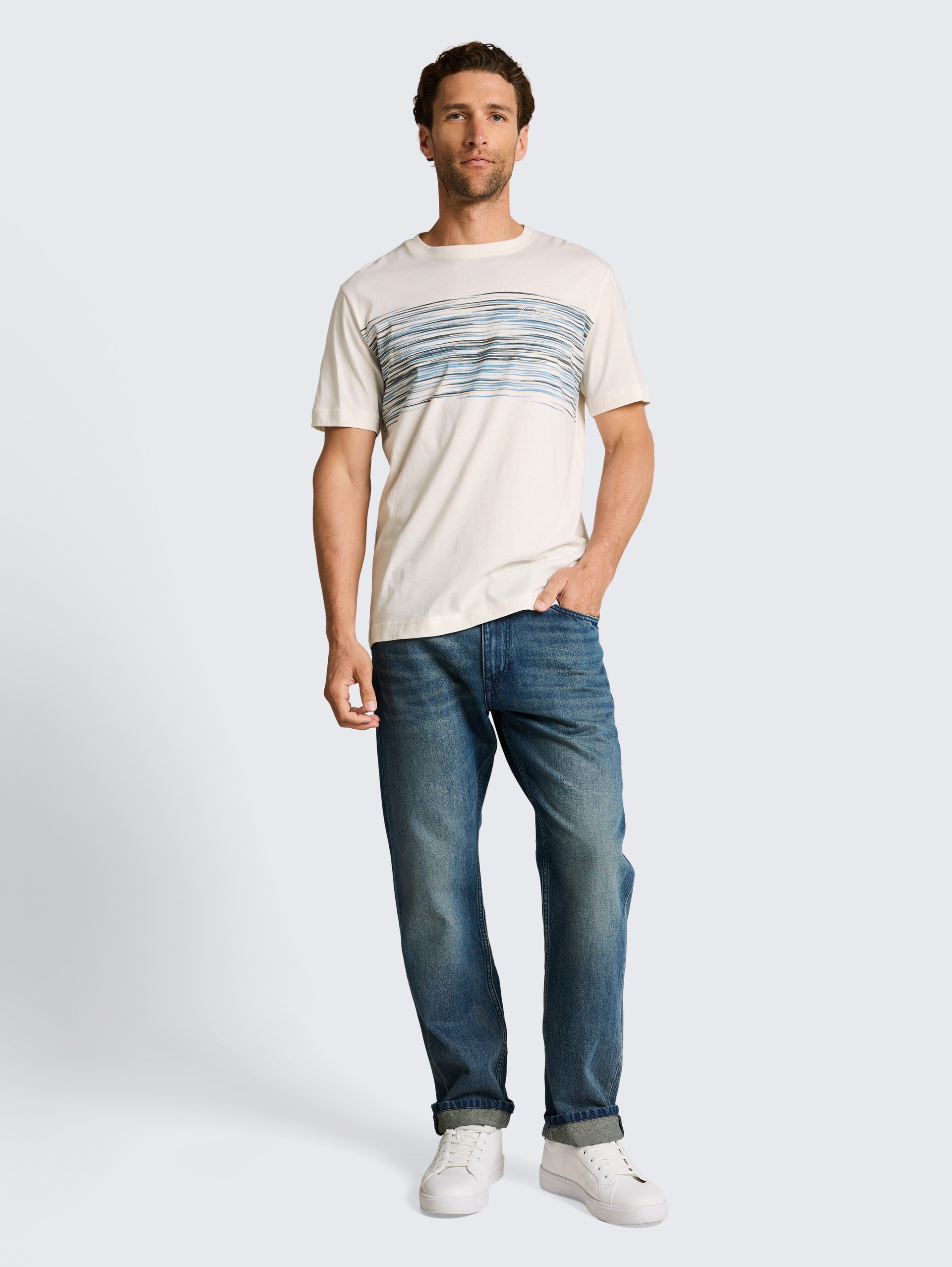 T-Shirt mit Print - Gardenia White - Model-Vorderansicht
