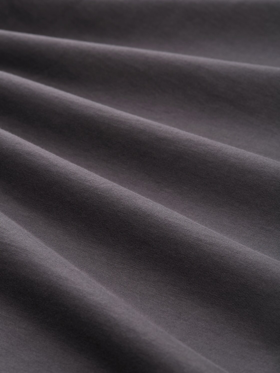 T-Shirt mit Print - Tarmac Grey - Material-Ansicht