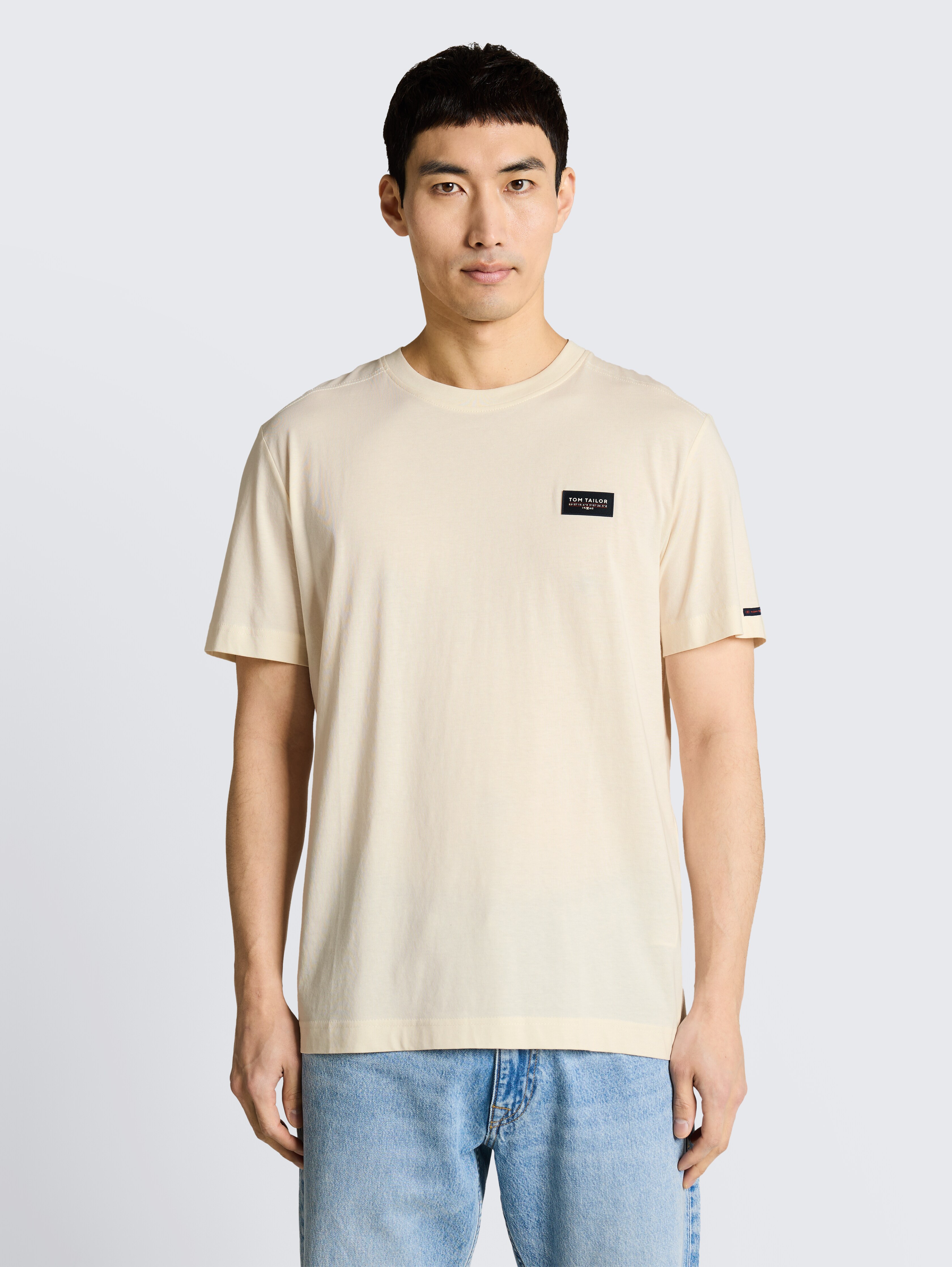 T-Shirt aus Baumwolle mit Logo-Badge von Men, Gardenia White