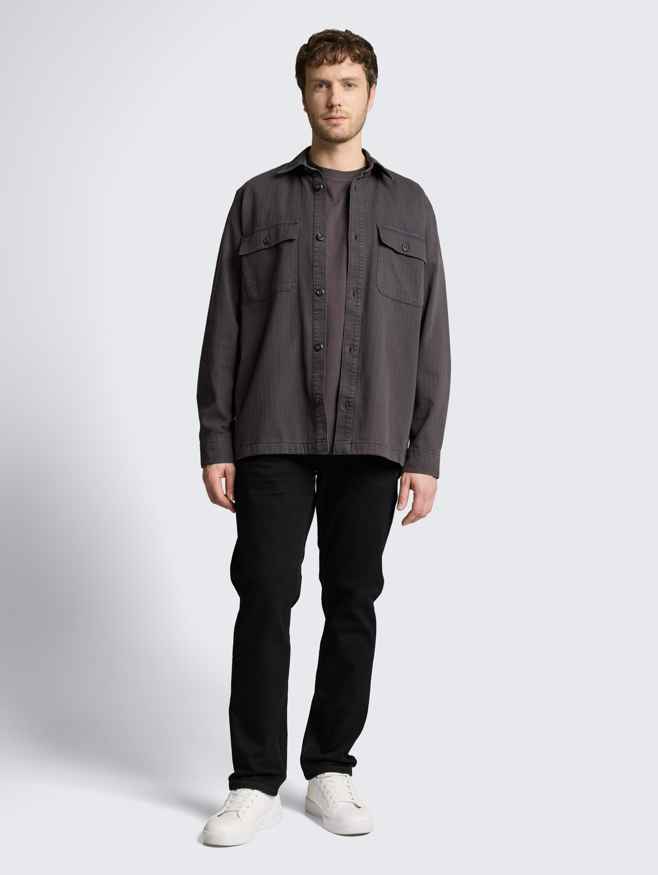 T-shirt en coton avec badge logo - Tarmac Grey - Vue de face du modèle