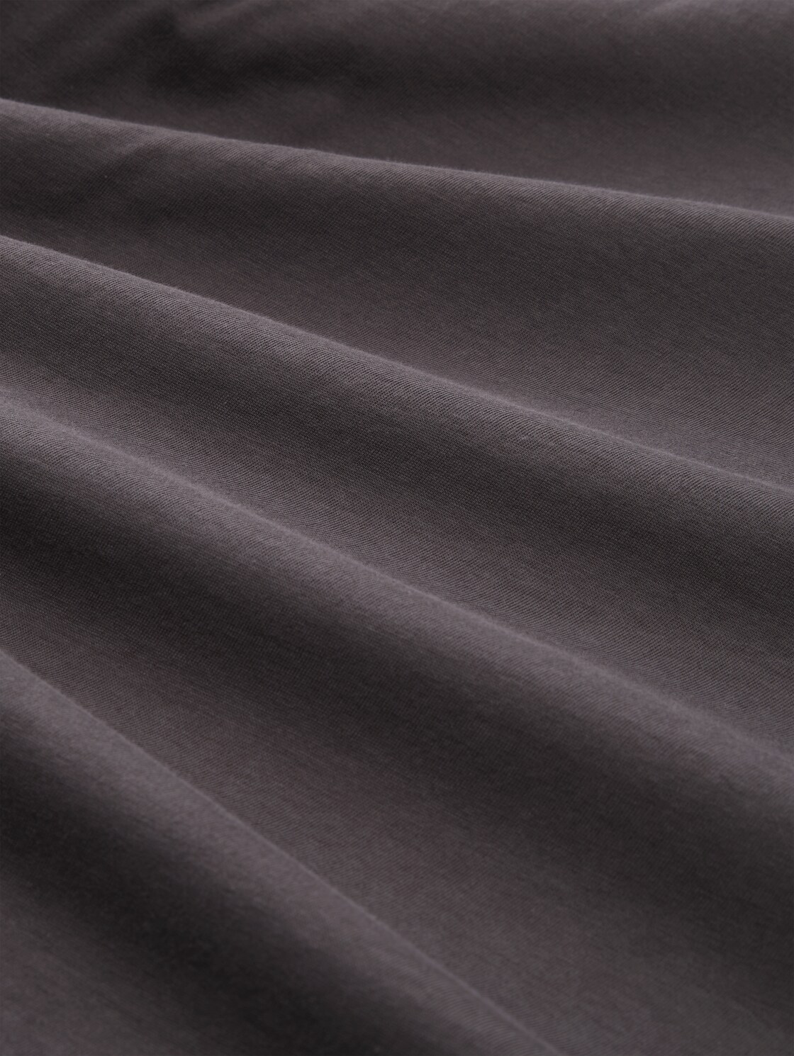 T-Shirt aus Baumwolle mit Logo-Badge - Tarmac Grey - Material-Ansicht