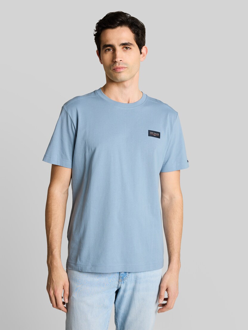 T-Shirt aus Baumwolle mit Logo-Badge von Men, mountain spring blue