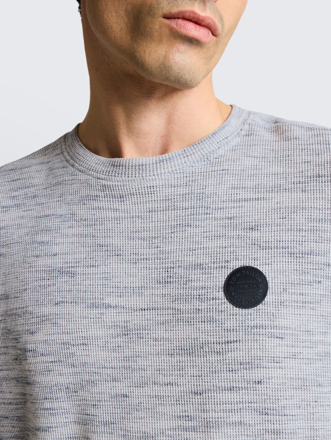 T-Shirt mit Waffelstruktur - white grey waffle inject - Detail-Model-Ansicht