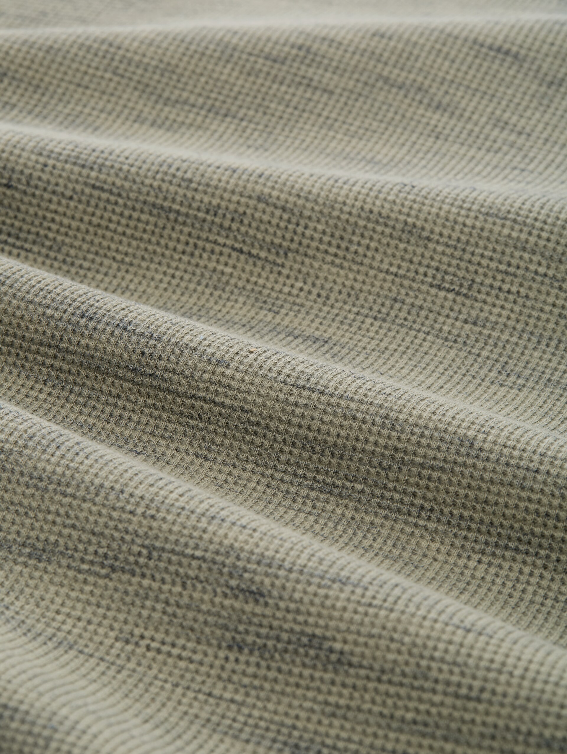 T-shirt with waffle texture - olive grey waffle inject - Material view