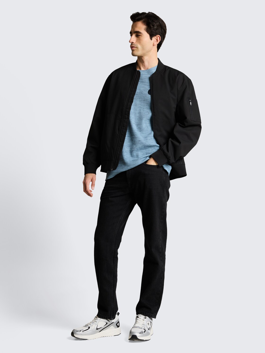 T-Shirt mit Waffelstruktur - blue grey waffle inject - Model-Vorderansicht