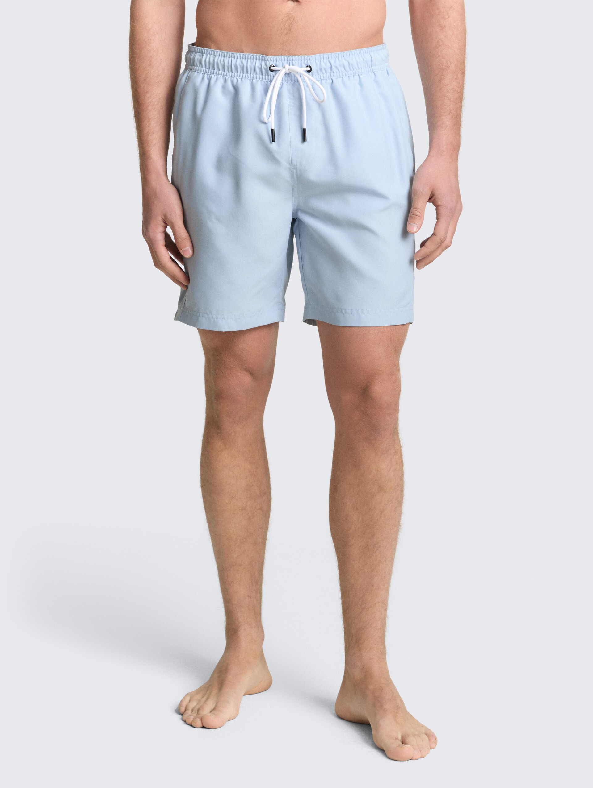 Basic Badeshorts - smart light blue - Ausschnitt Model-Vorderansicht
