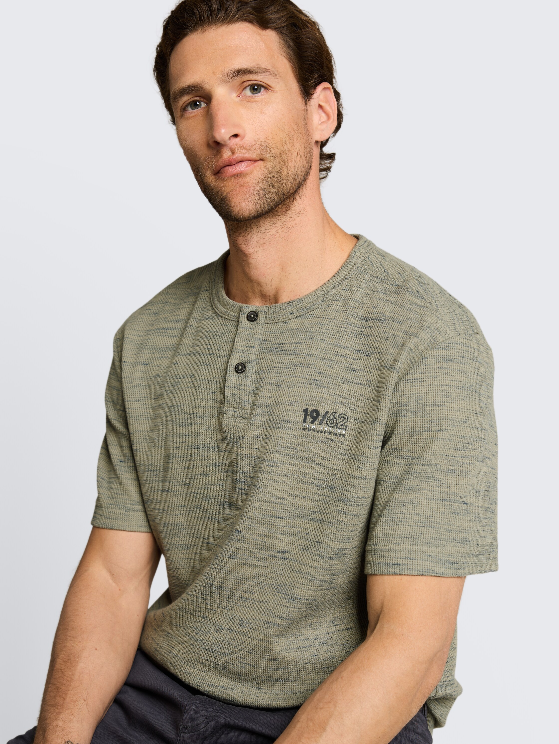 Henley T-shirt in gemêleerde look - olive_grey_waffle_inject - 