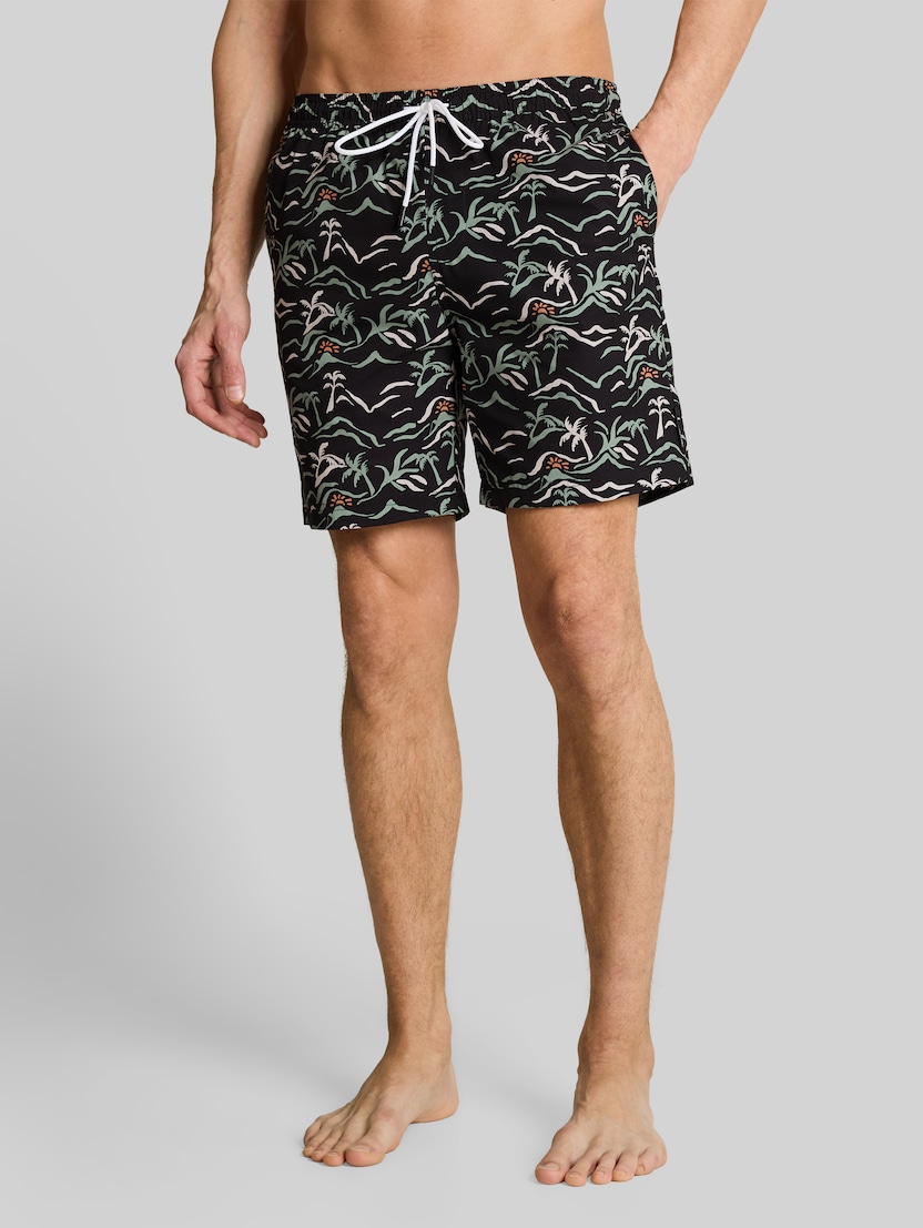 Badeshorts mit Muster von Denim Male, black green tropical print