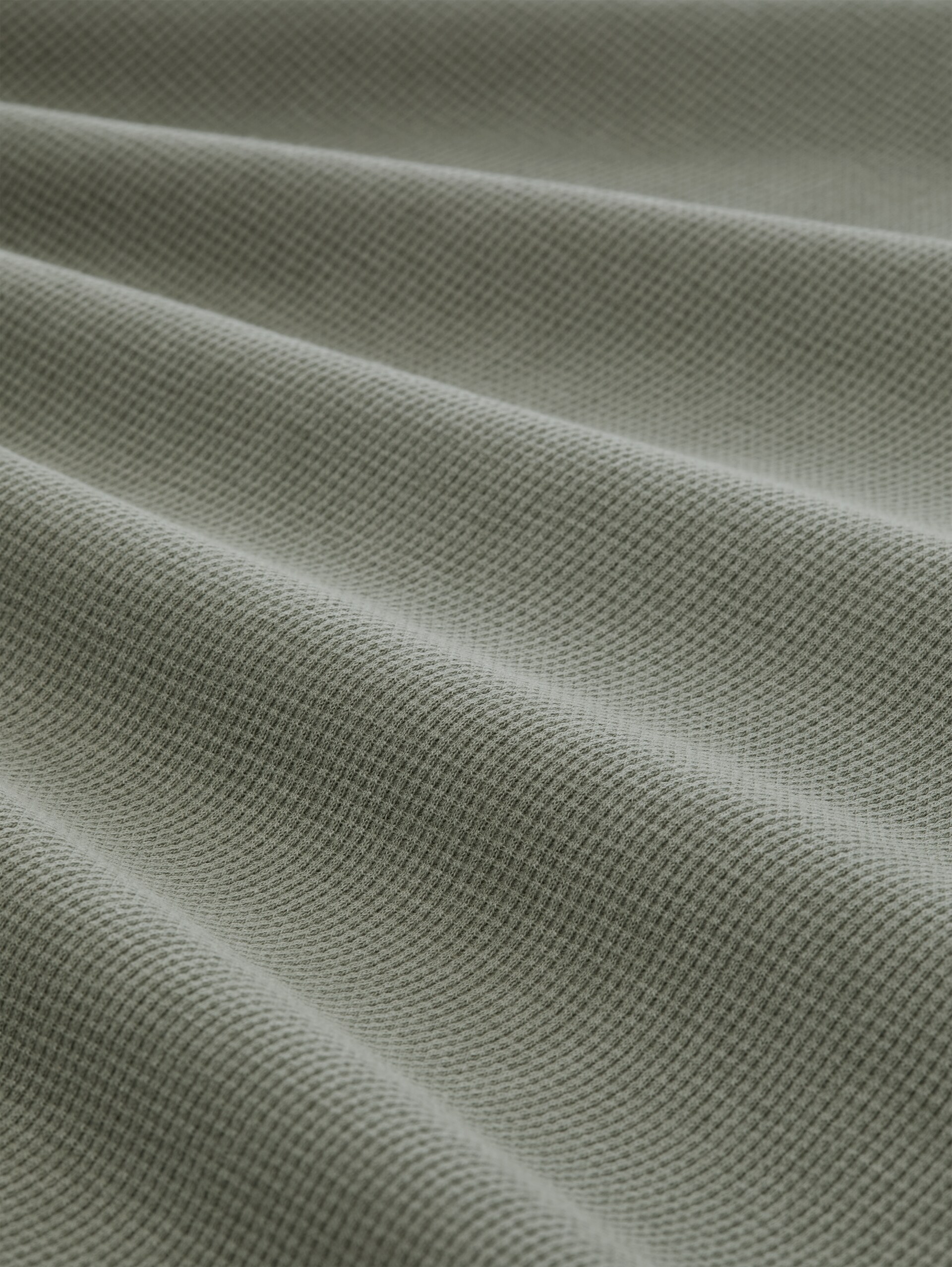 Henley T-Shirt mit Brusttasche - Greyish Shadow Olive - Material-Ansicht