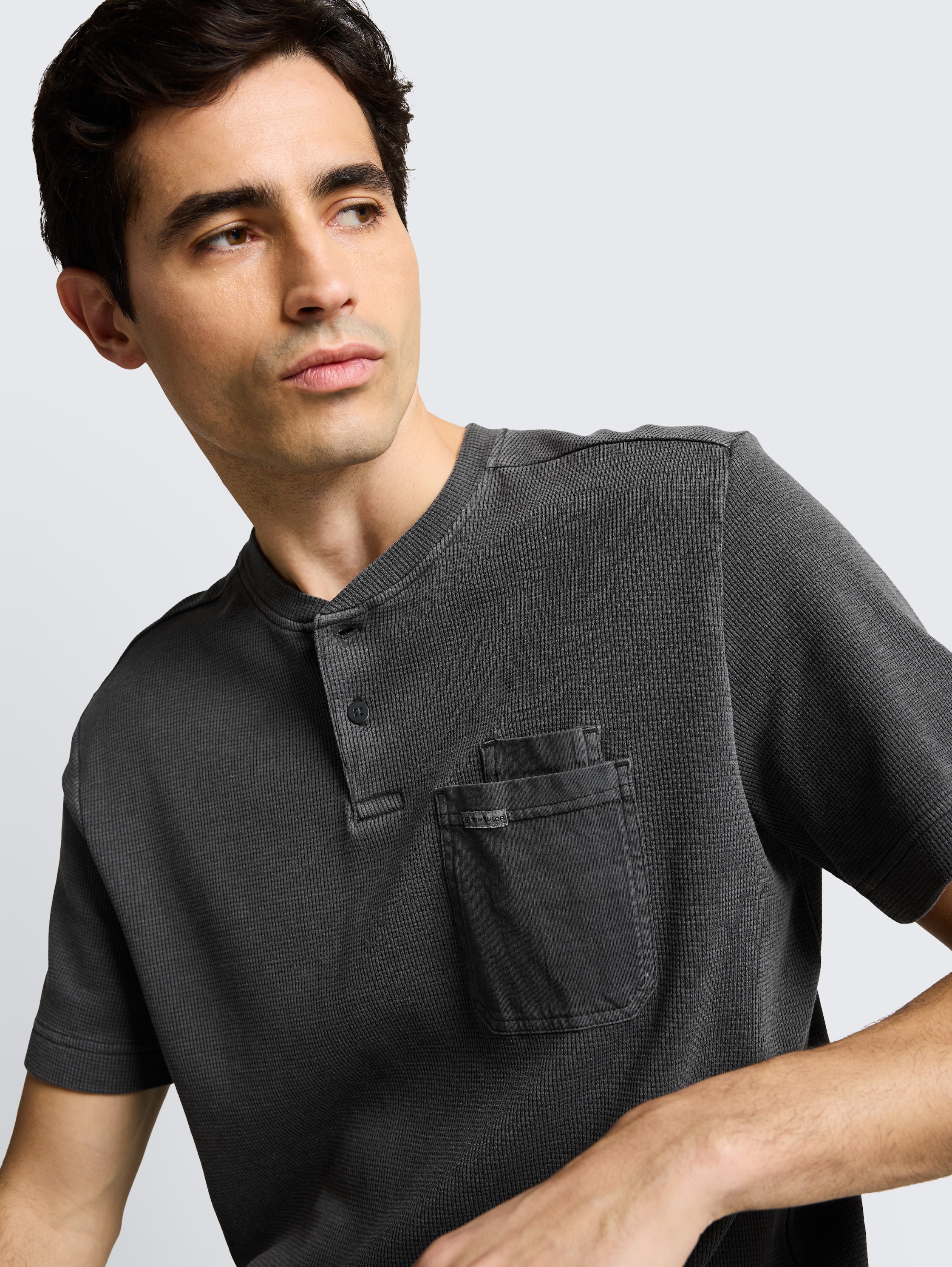 Henley T-shirt met borstzak - tarmac_grey - 