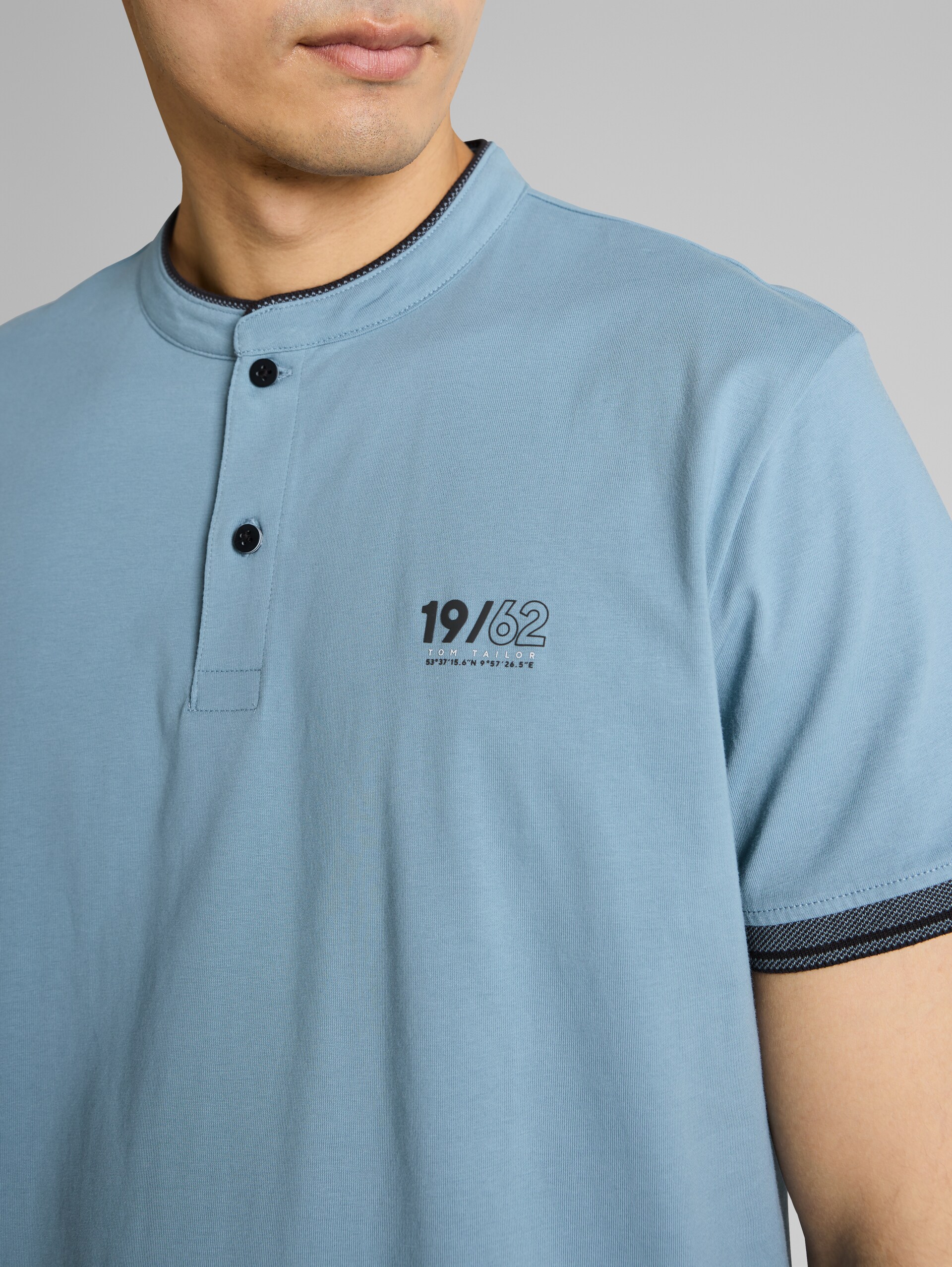 Poloshirt mit Stehkragen - mountain spring blue