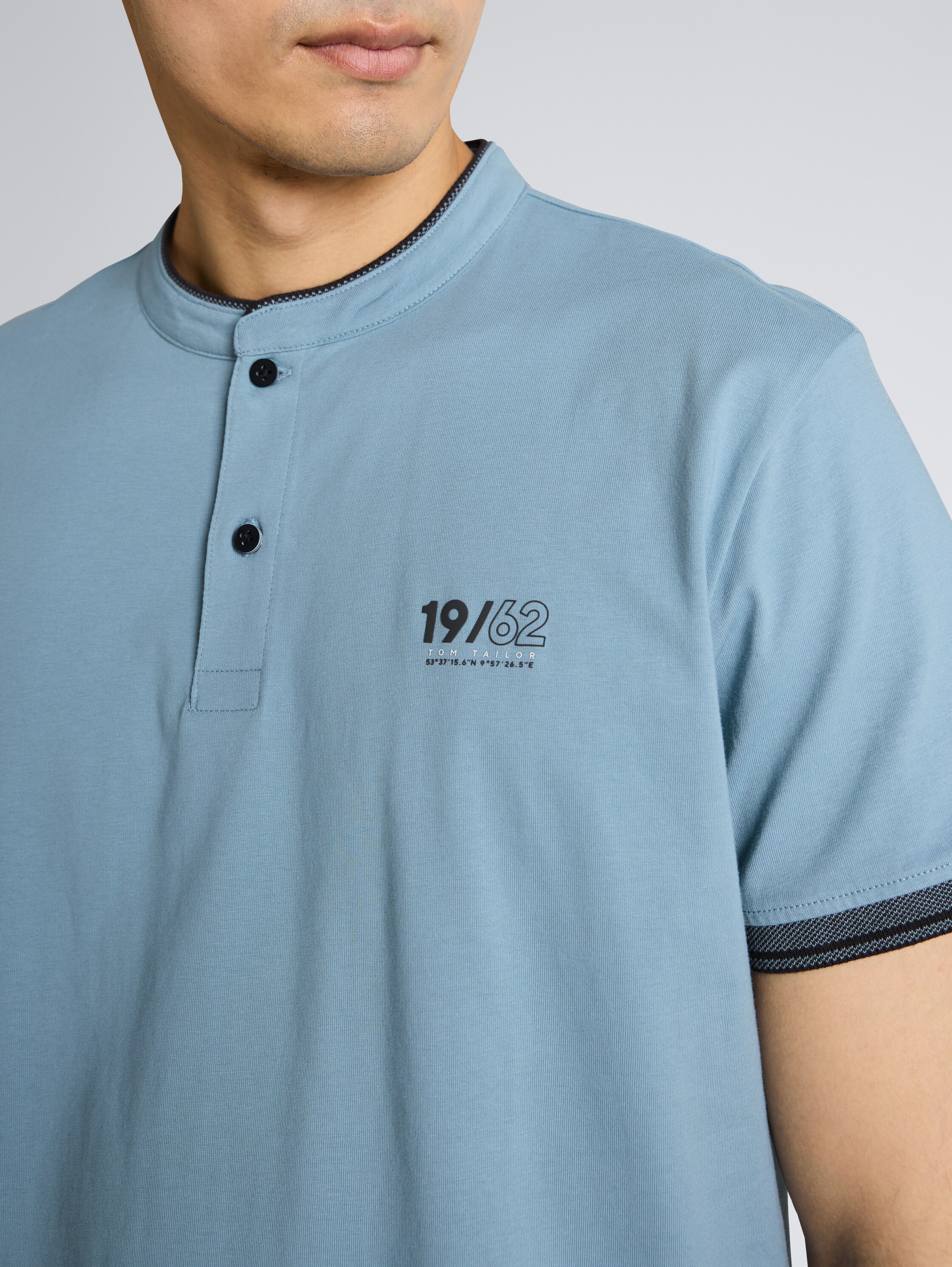 Poloshirt mit Stehkragen - mountain spring blue