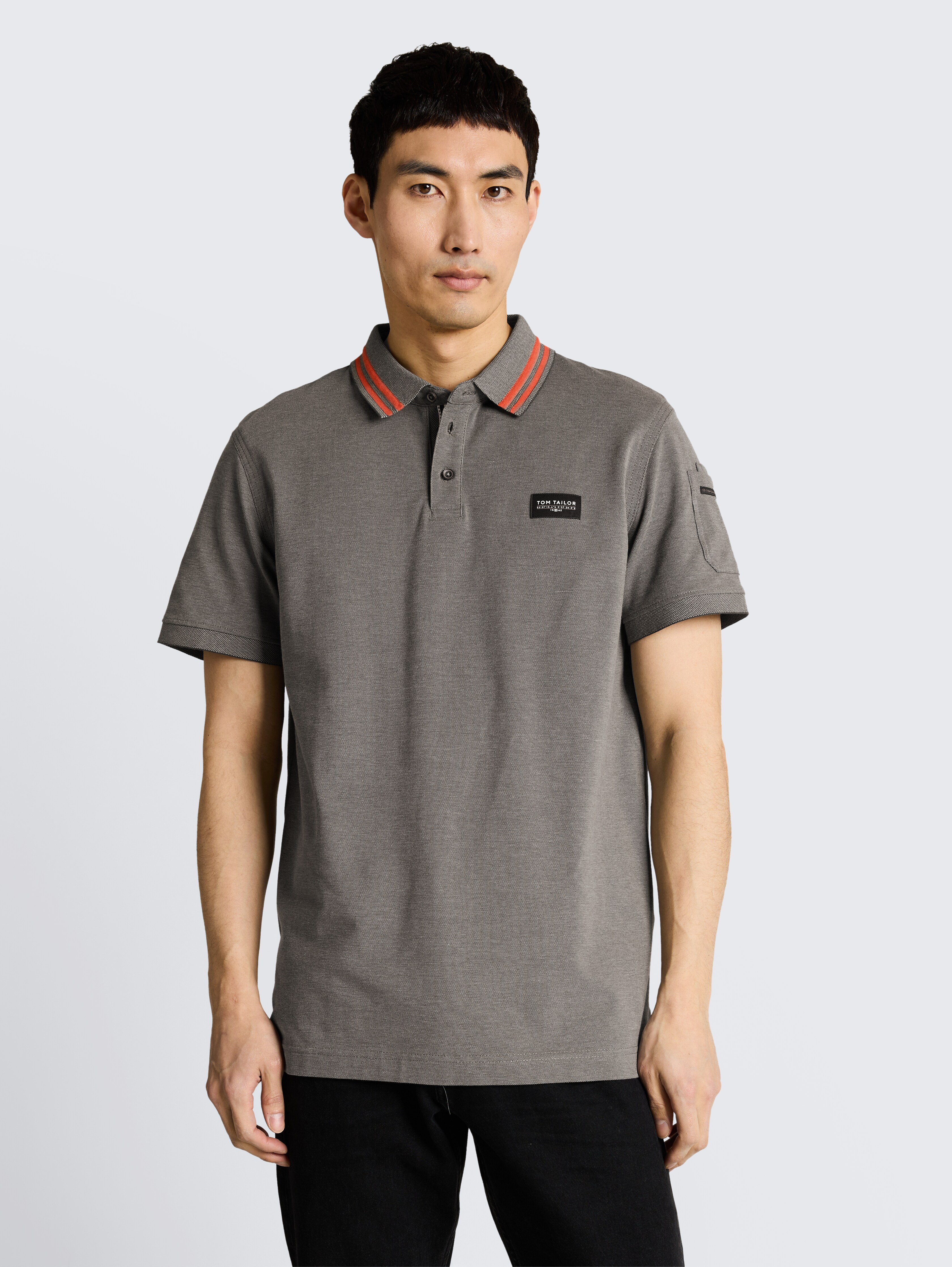 Poloshirt mit Ärmeltasche von Men, olive green grey two tone