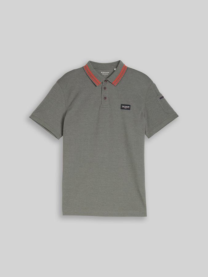 Polo avec poche sur la manche par Men, olive green grey two tone