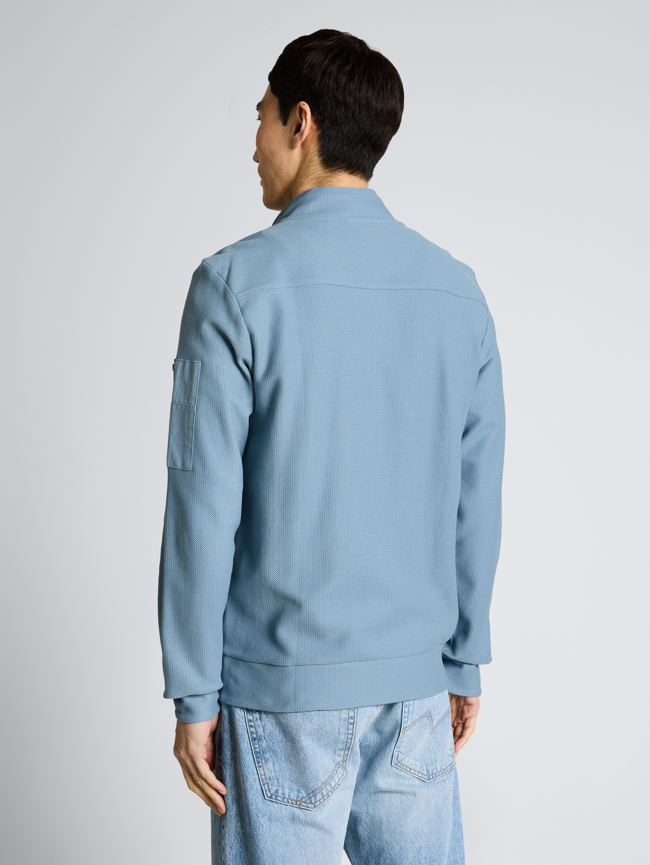 Veste sweat à col montant - mountain spring blue - Découpe Vue arrière du modèle