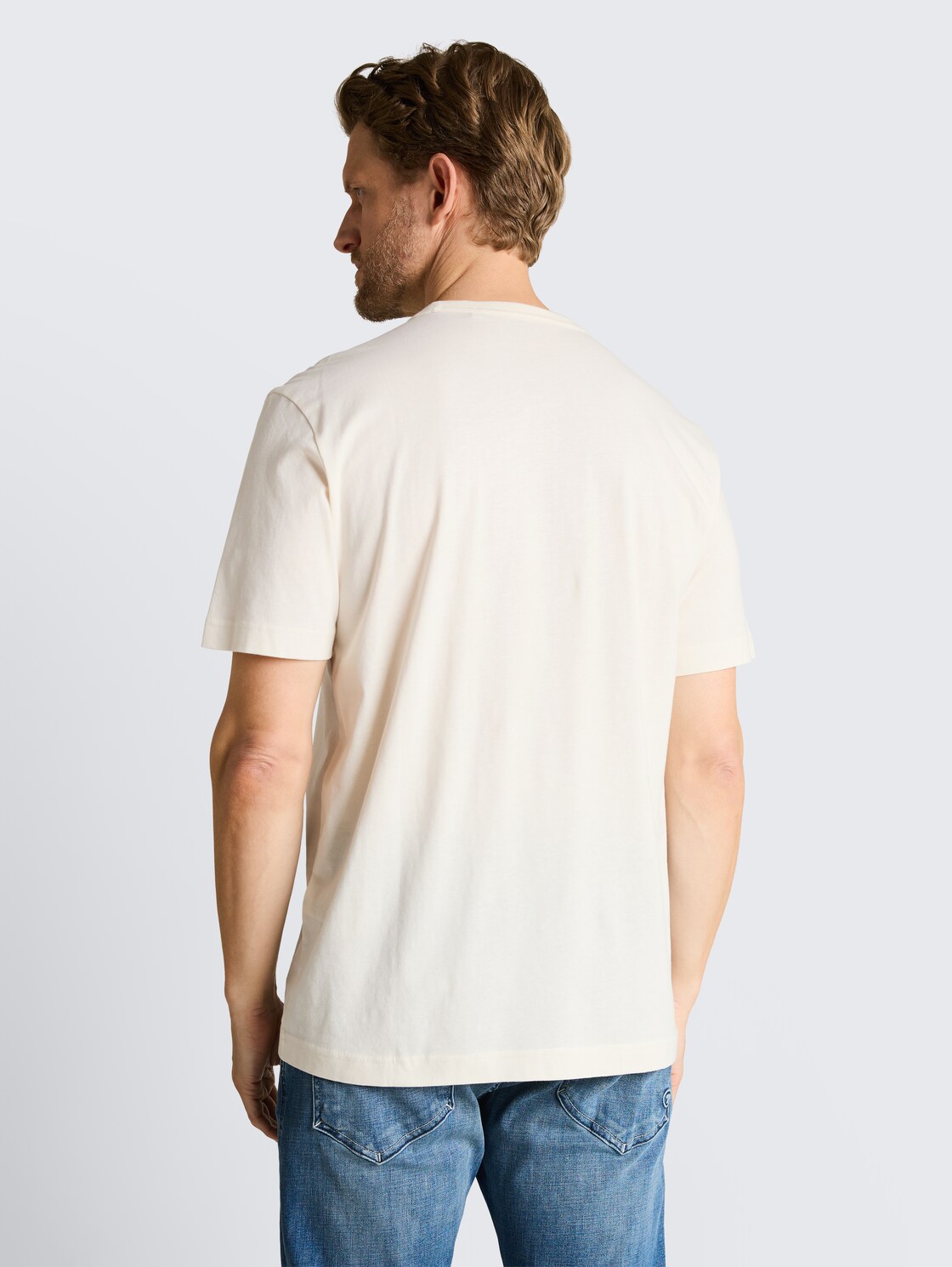 T-Shirt mit Print - Gardenia White - Auschnitt Model-Rückansicht