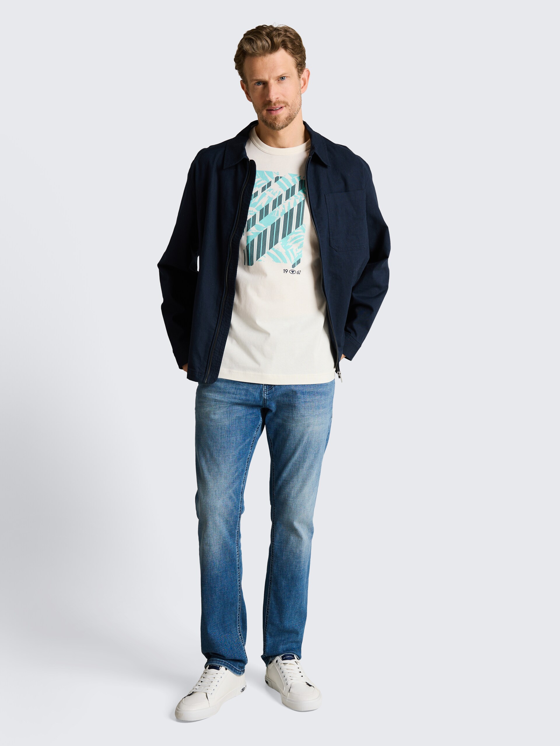 T-shirt with print - Gardenia White - Model front view