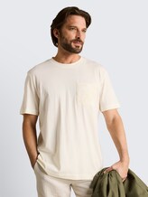 T-shirt avec poche sur la poitrine - Gardenia White - Découpe Vue de face du modèle