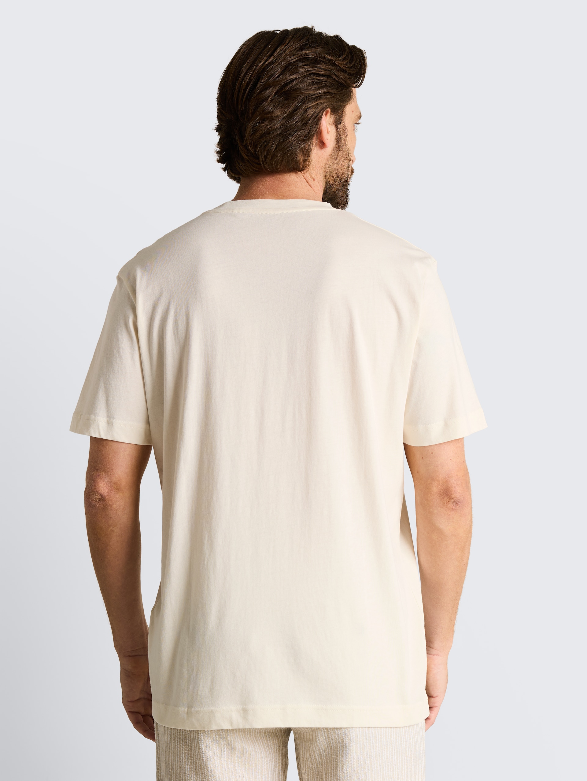 T-shirt avec poche poitrine - Gardenia White - Découpe Vue arrière du modèle