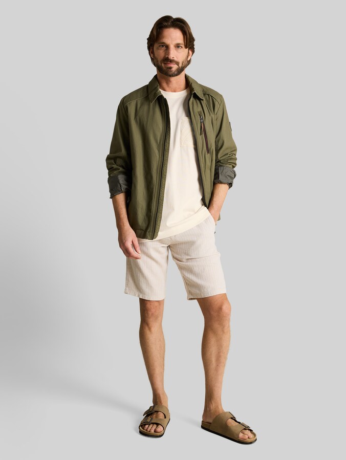 T-shirt with a chest pocket by Men, Gardenia White