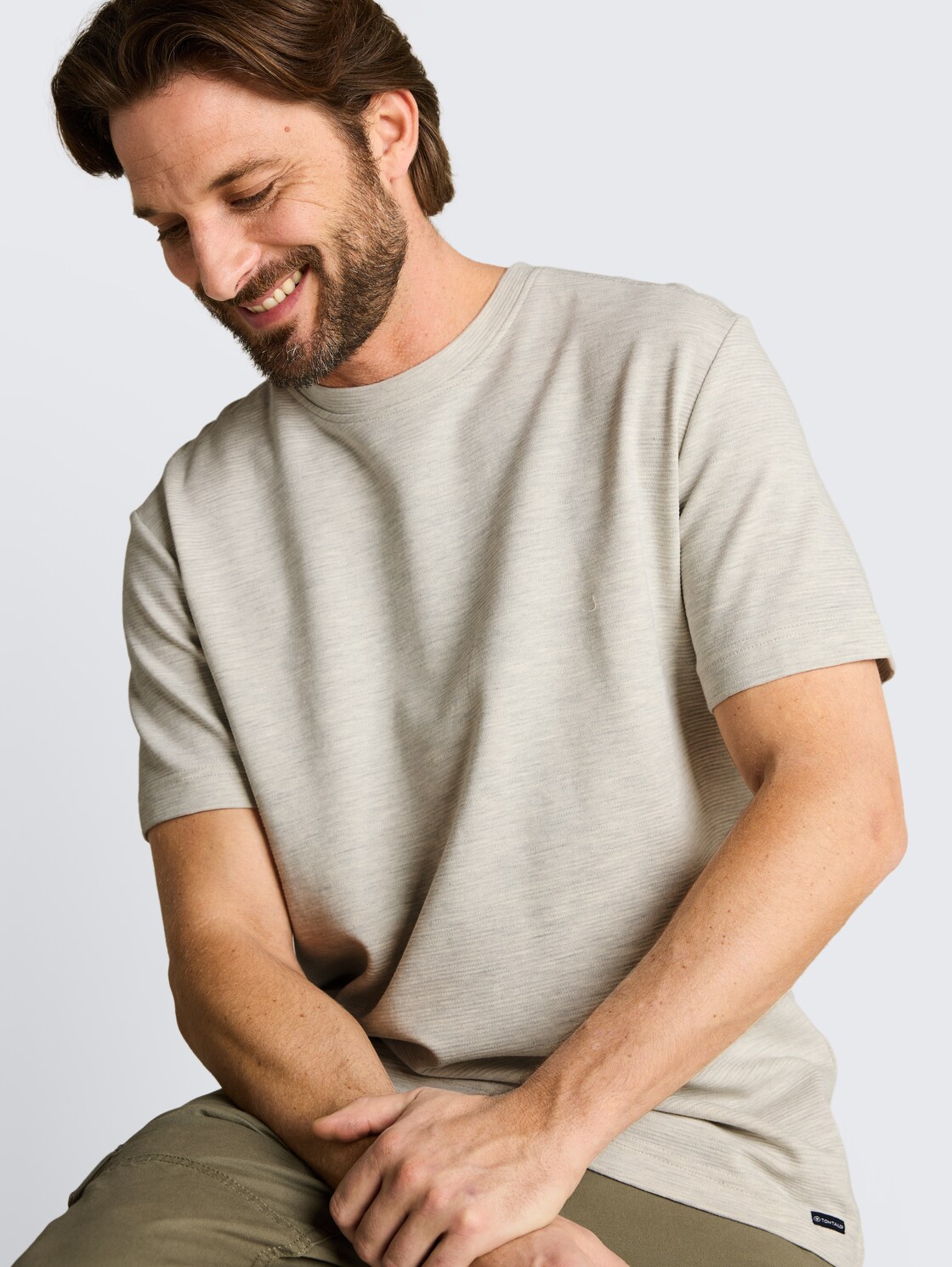 T-Shirt aus Baumwolle - gardenia white ottoman - Detail-Model-Ansicht