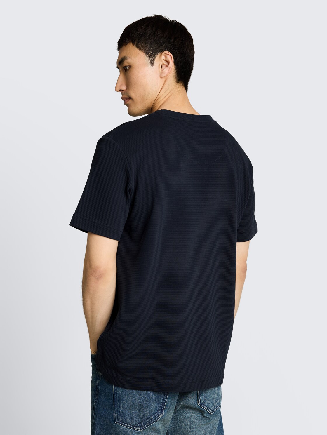 Cotton T-shirt - sky captain blue ottoman - Neckline model-back view