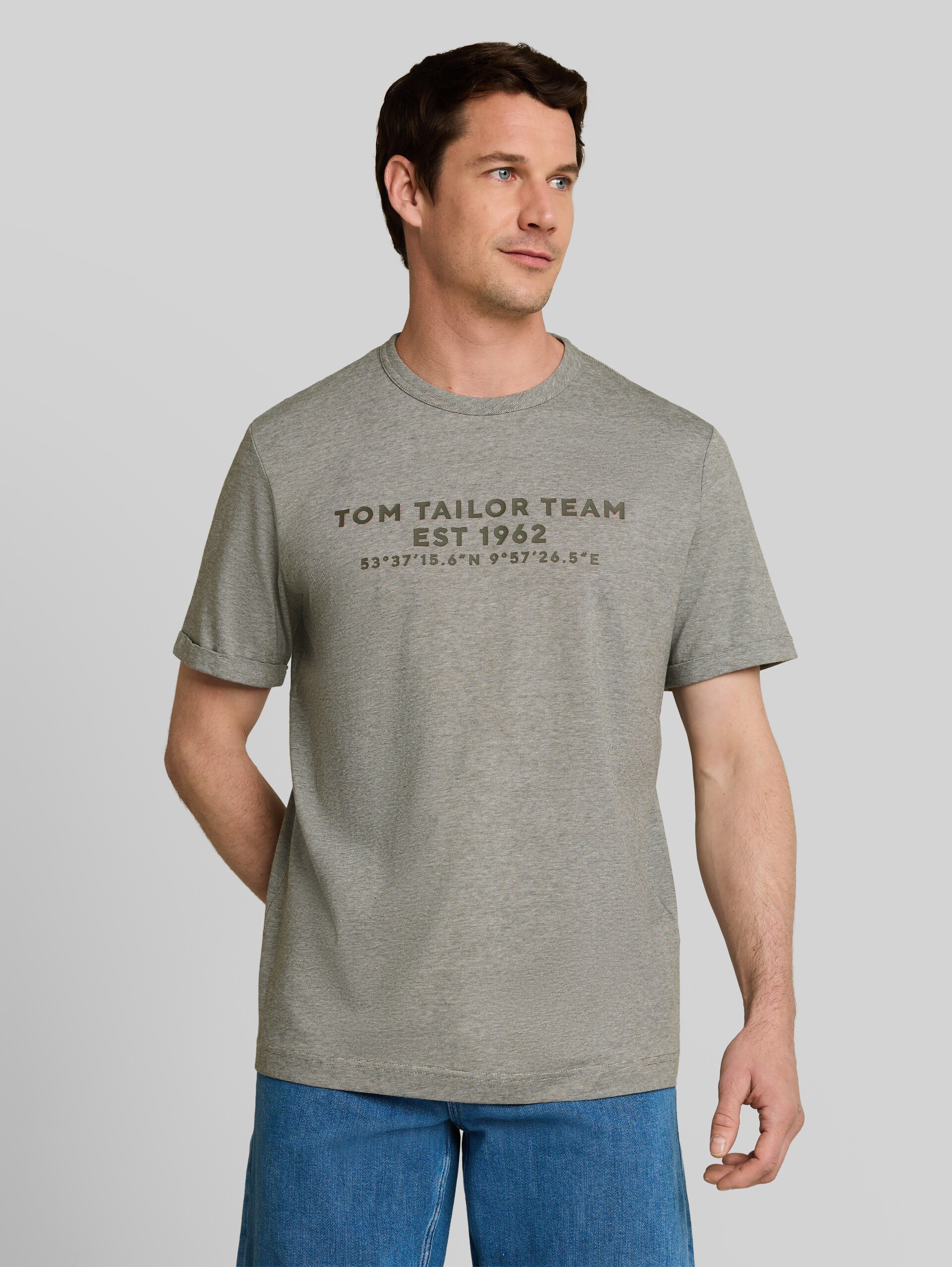 T-shirt with logo print - deep green white stripes - Neckline model front view