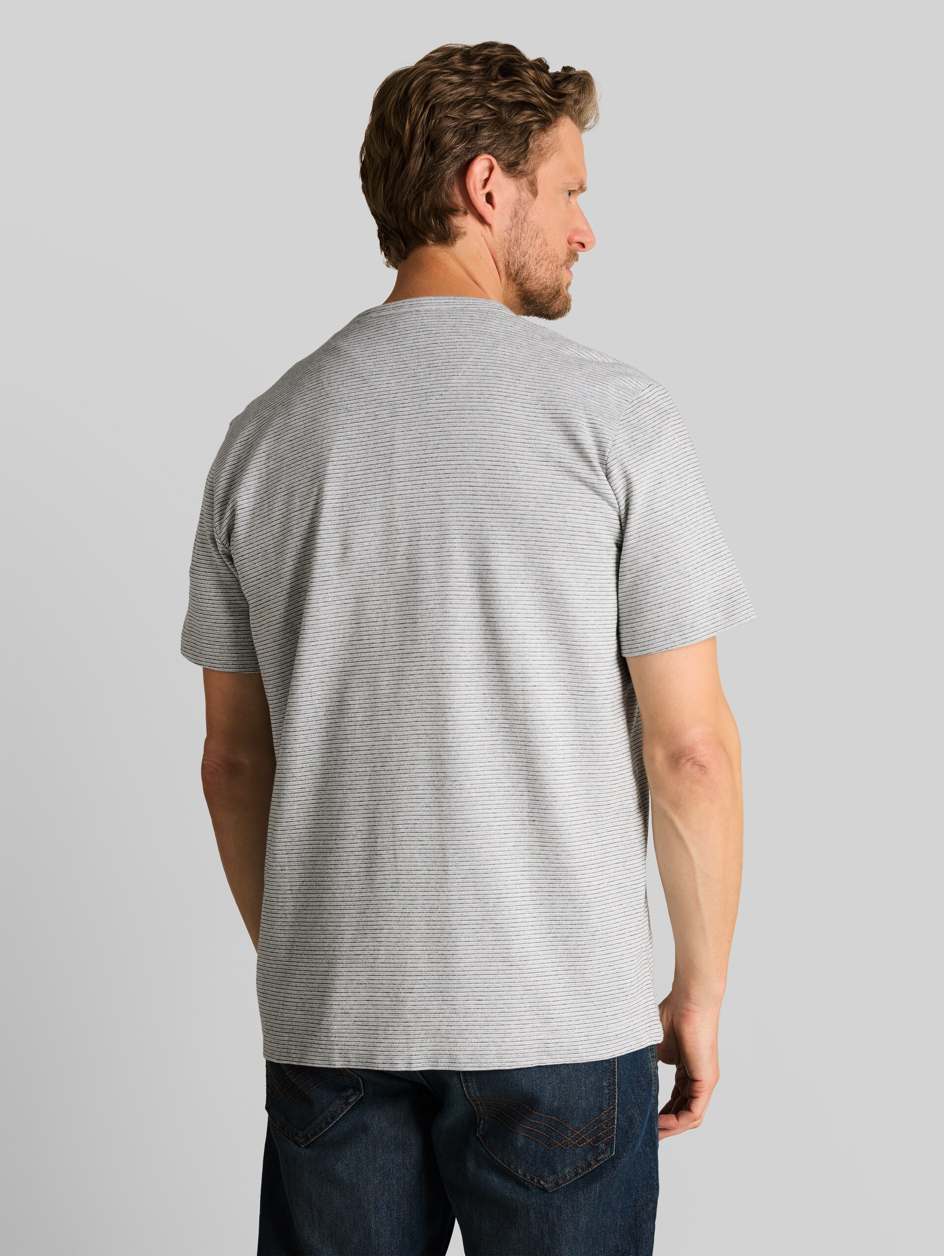 Henley T-shirt in melange look - white navy inject stripe - Neckline model-back view