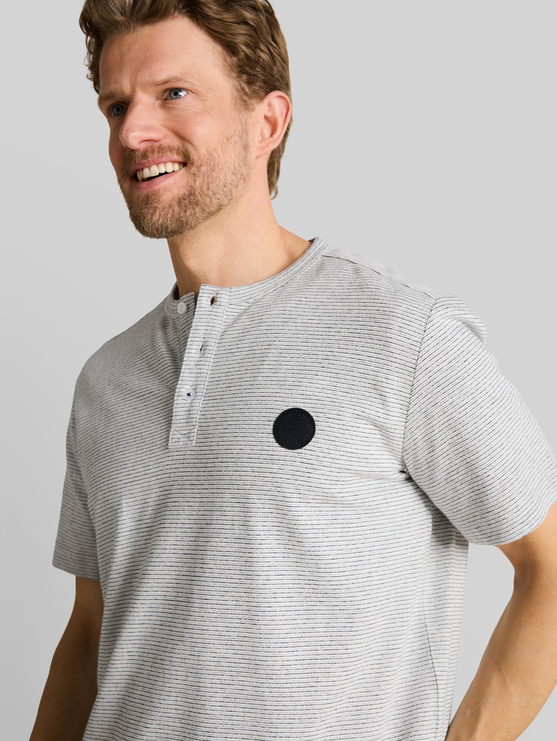 Henley T-shirt in melange look - white navy inject stripe - Detail model view