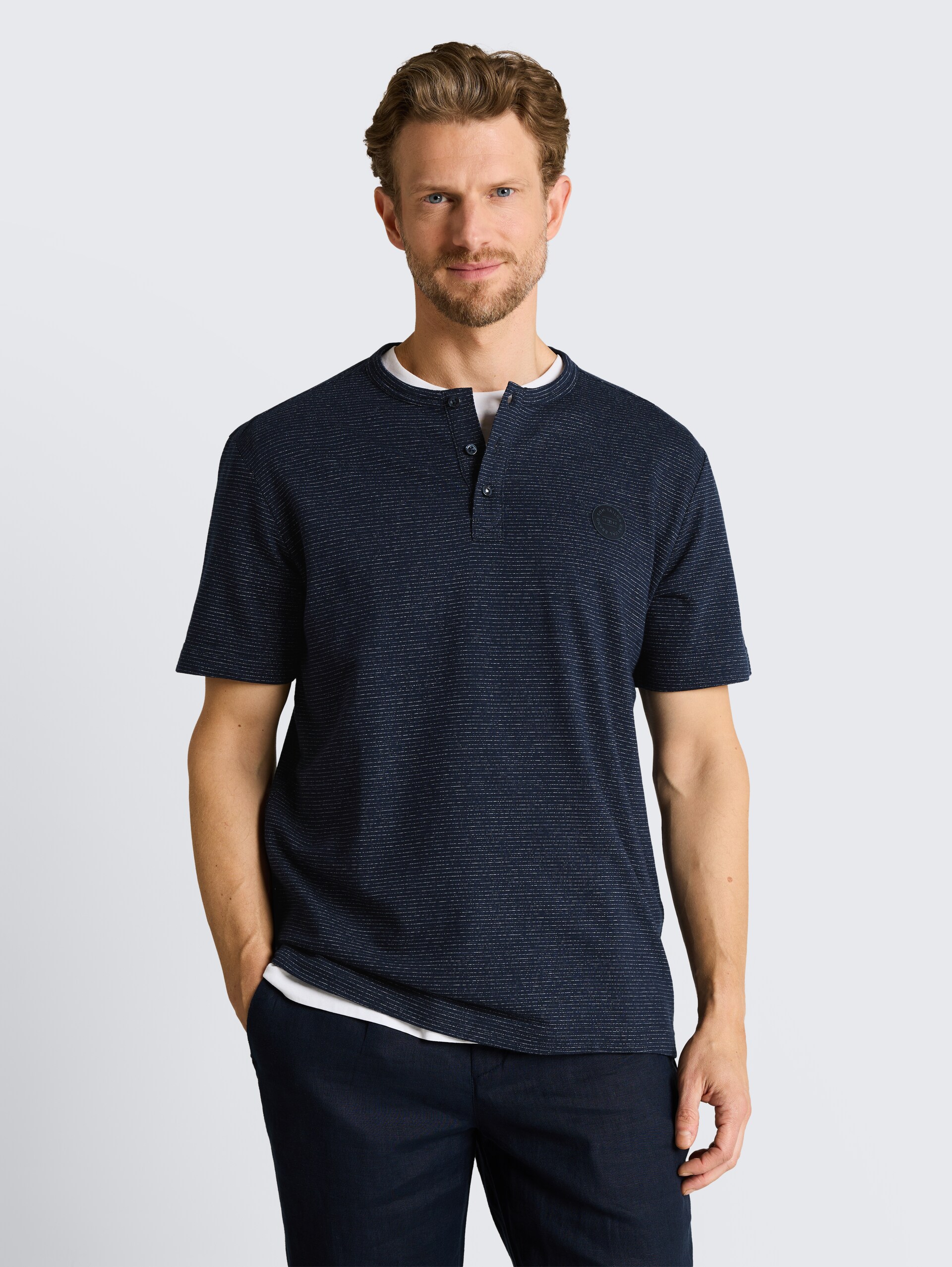 Henley T-shirt in melange look - white navy inject stripe - Neckline model front view
