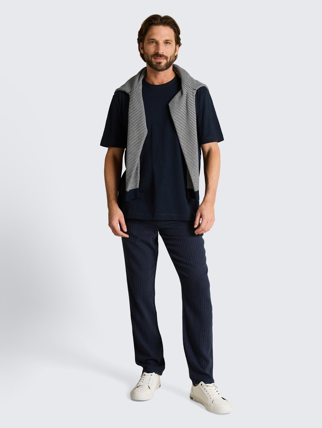 T-Shirt in Melange-Optik - sky captain blue - Model-Vorderansicht