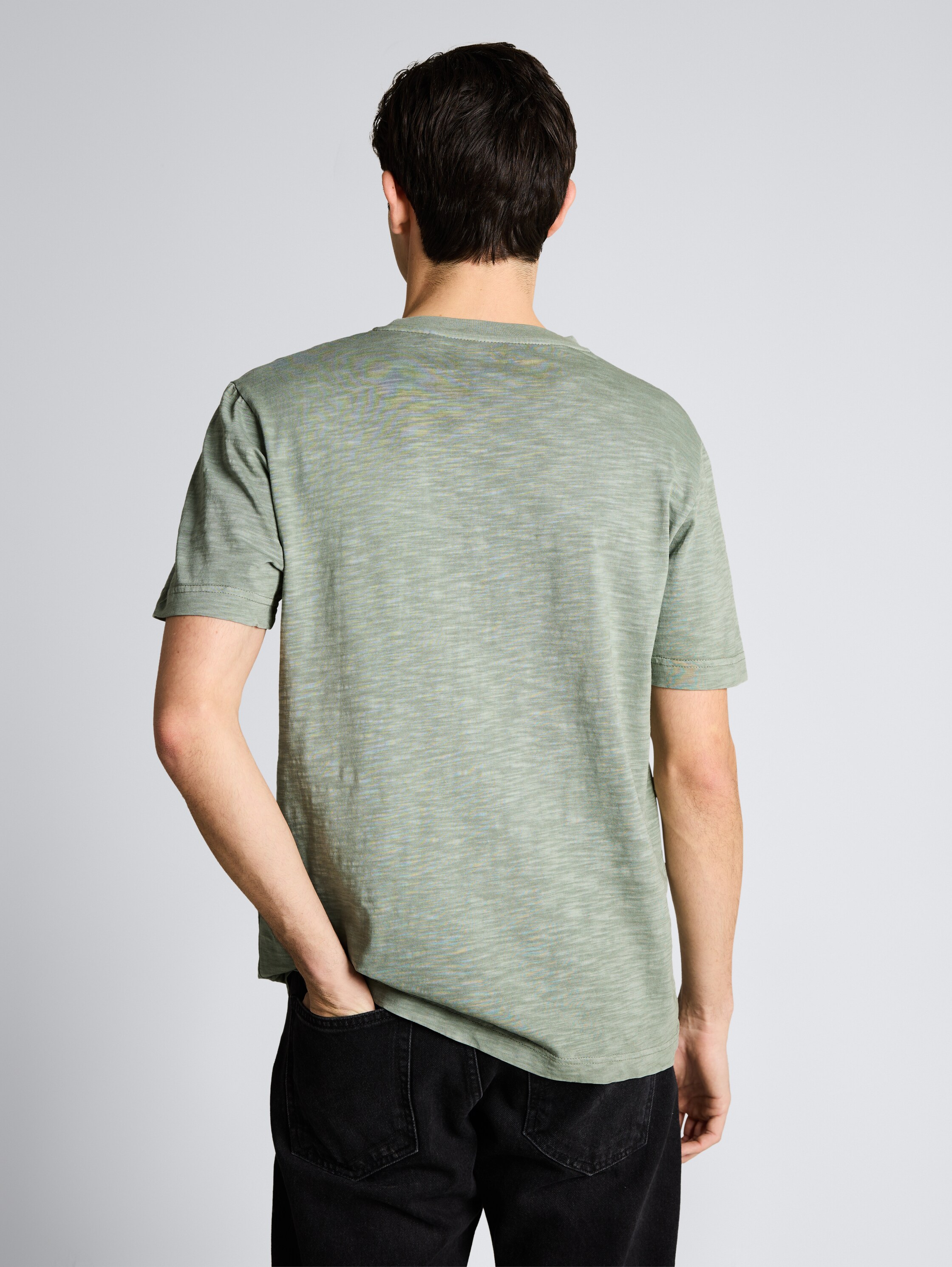 T-shirt aspect chiné avec imprimé - Greyish Shadow Olive - Découpe Vue arrière du modèle
