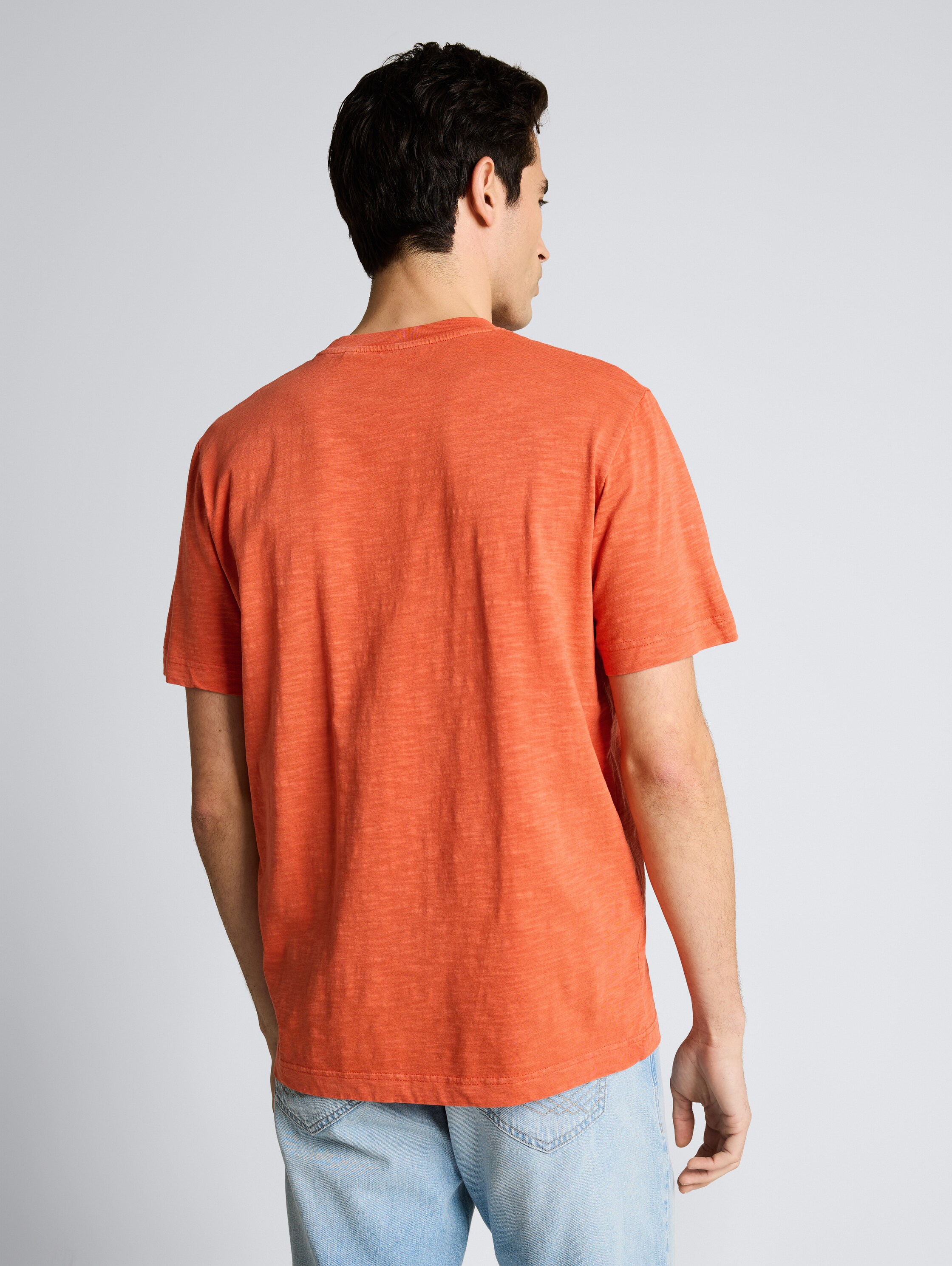 T-shirt aspect chiné avec imprimé - Chili Orange - Découpe Vue arrière du modèle