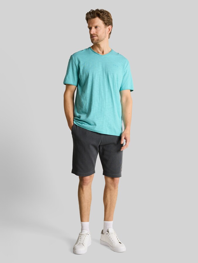 T-Shirt mit V-Ausschnitt von Men, river teal