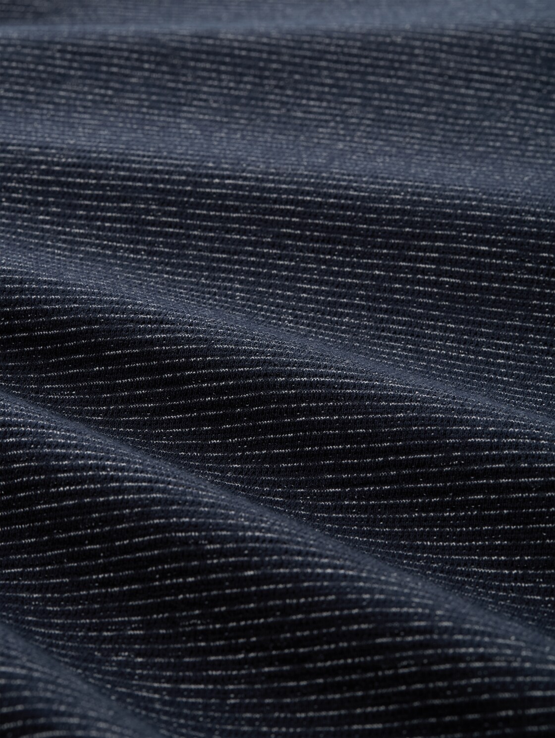 T-Shirt mit feinem Streifenmuster - white navy inject stripe - Material-Ansicht