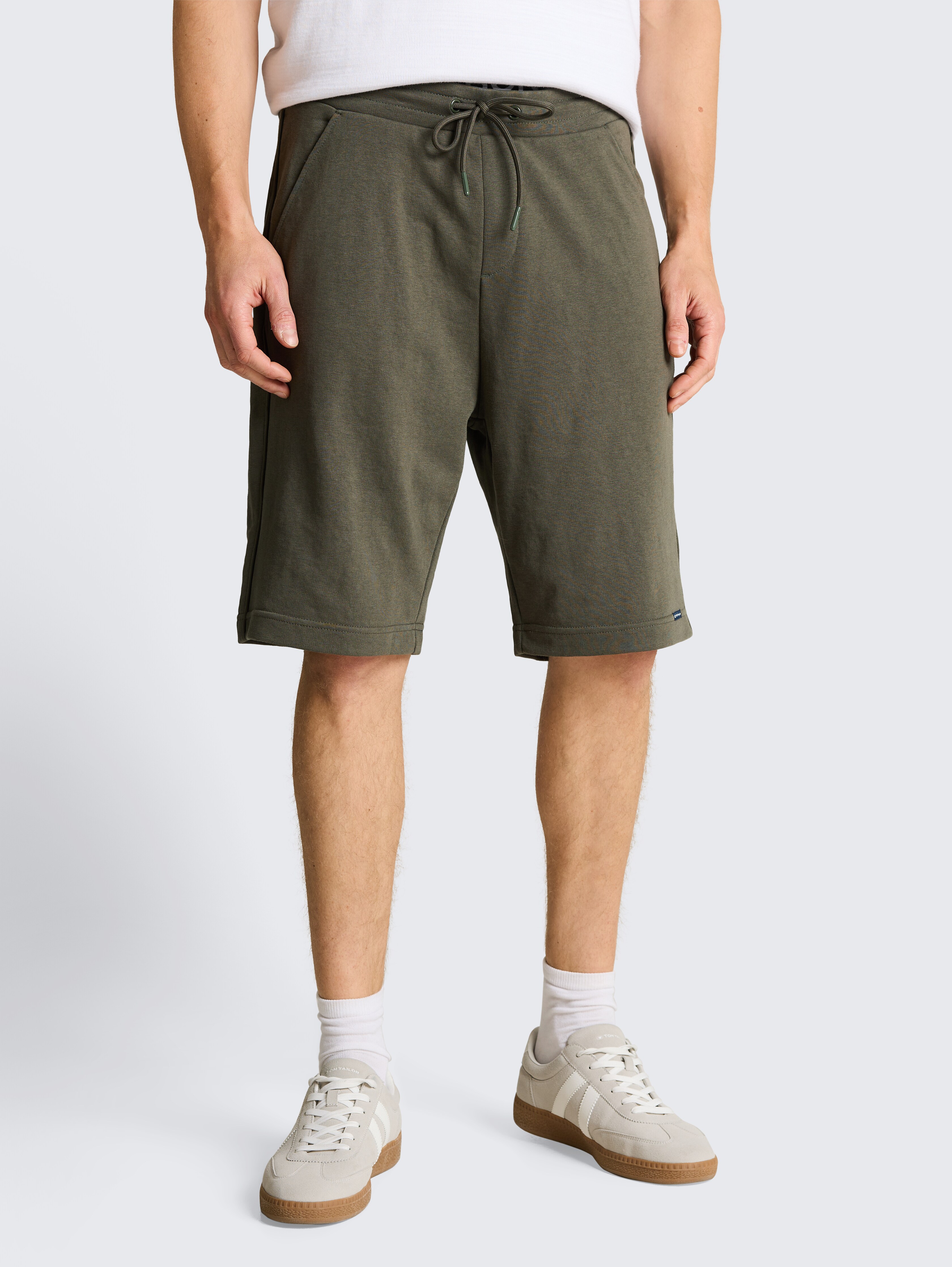 Basic Sweat-Shorts von Men, deep leaf green