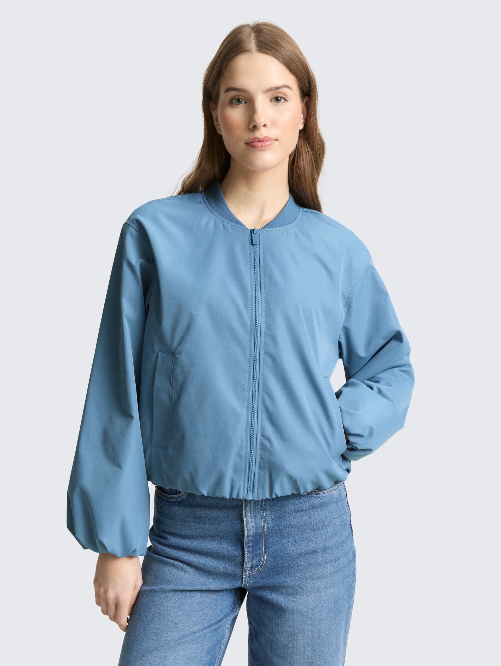Bomberjacke aus wasserabweisendem Material - spring lake blue - Model-Vorderansicht