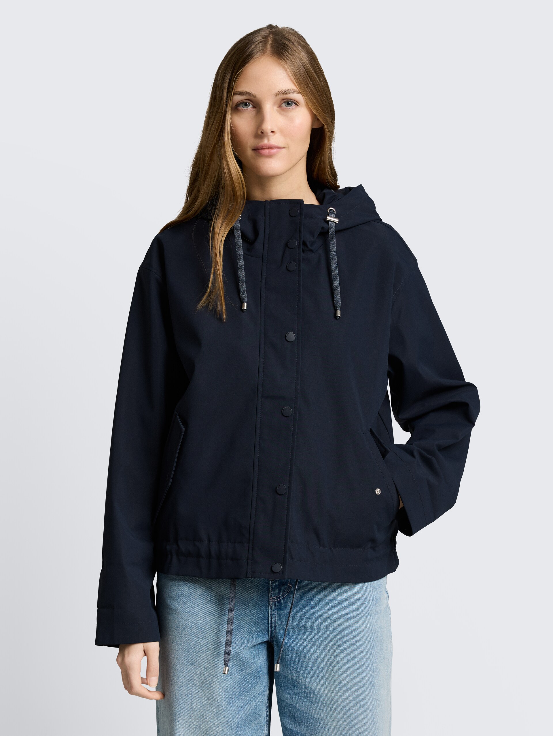 Ultralight Short Parka aus wasserabweisendem Material - sky captain blue - Model-Vorderansicht
