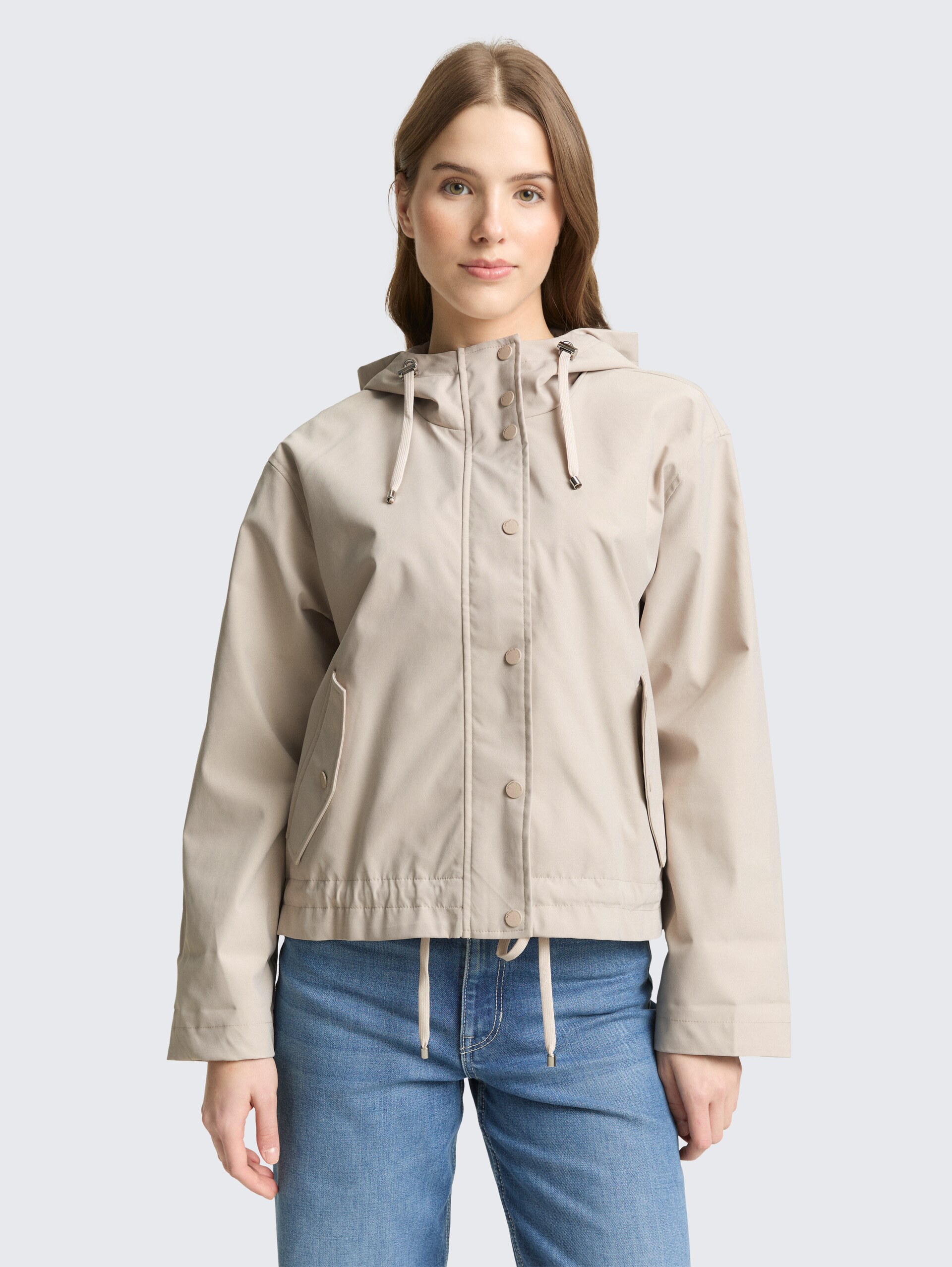 Ultralight Short Parka aus wasserabweisendem Material - cloud grey - Model-Vorderansicht