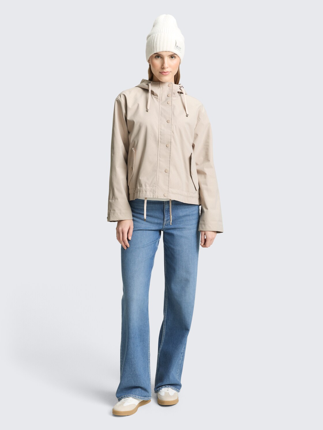 Ultralight Short Parka aus wasserabweisendem Material - cloud grey - seitliche Model-Ansicht