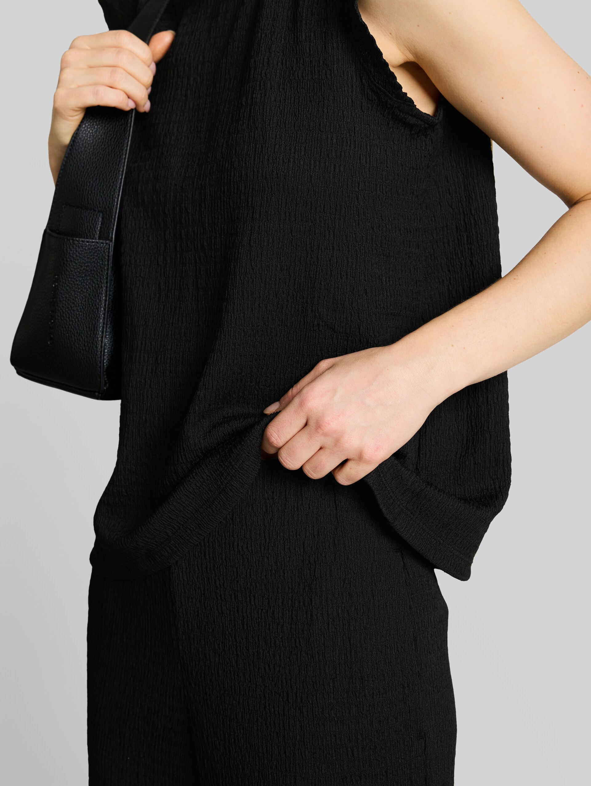 Pantalon large froissé - deep black - Vue détaillée du modèle