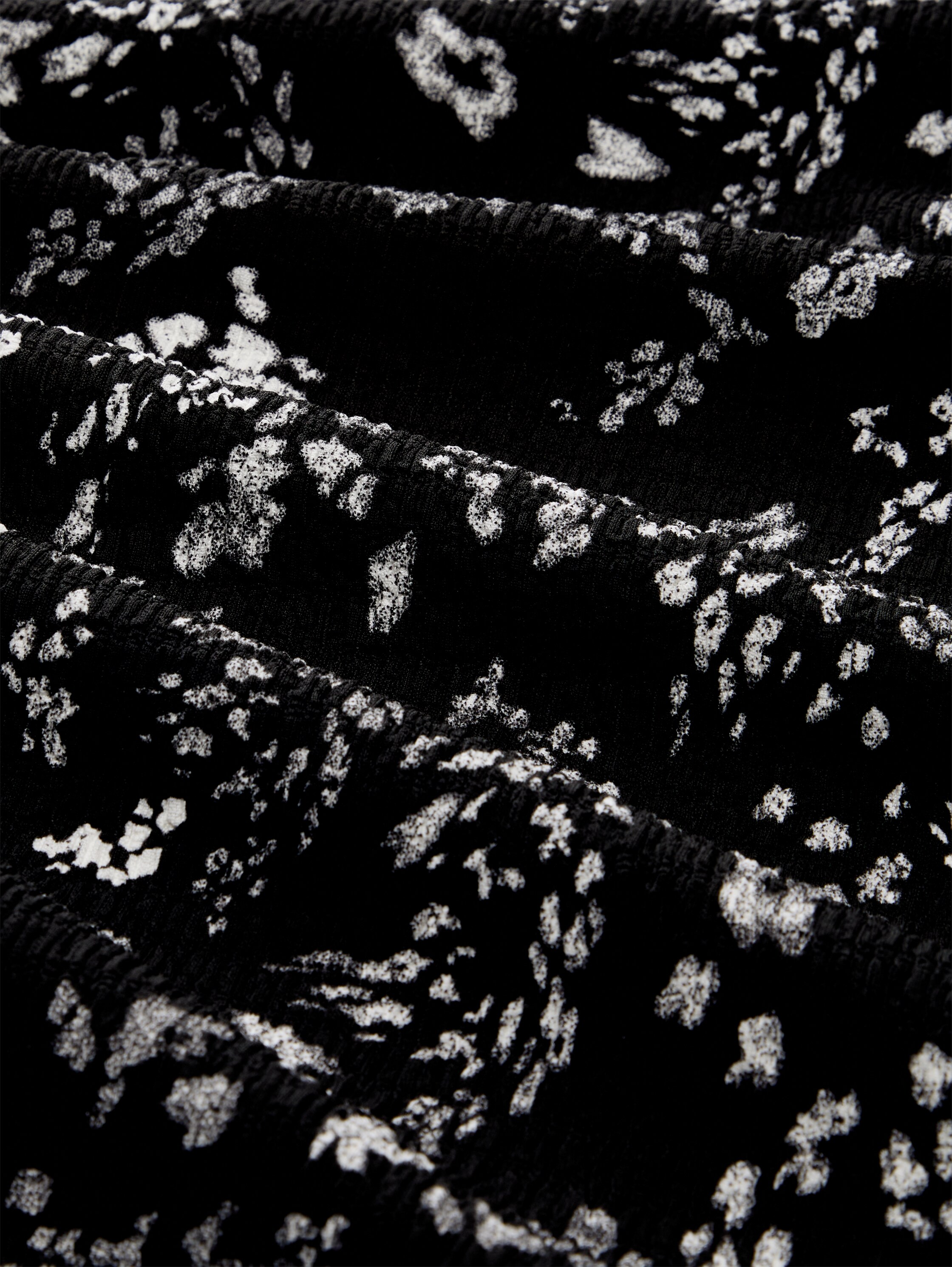 Crinkle wide-leg trousers - black_white_flower_print - 