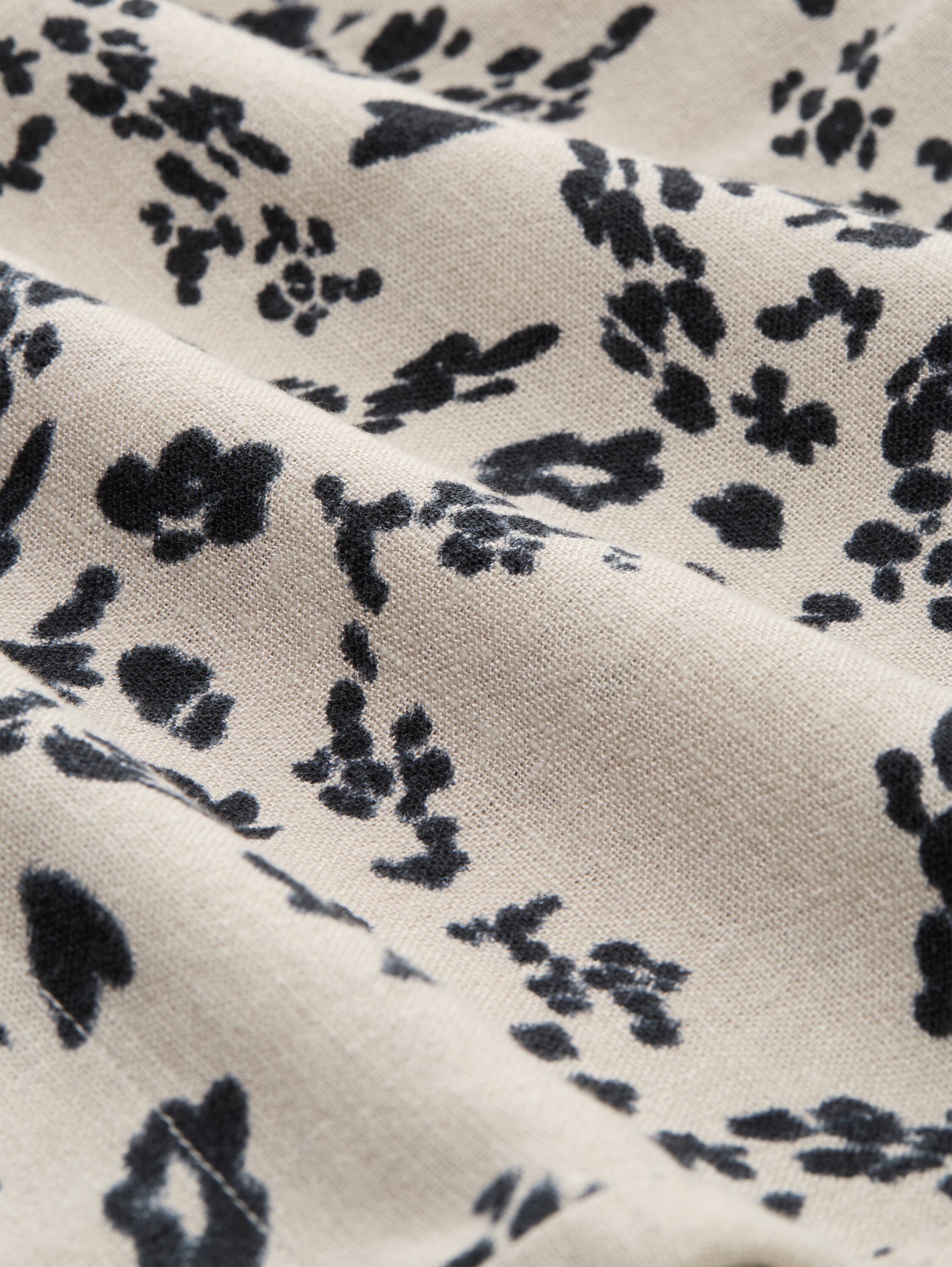 Loszittende short met linnen - beige_black_flower_print - 