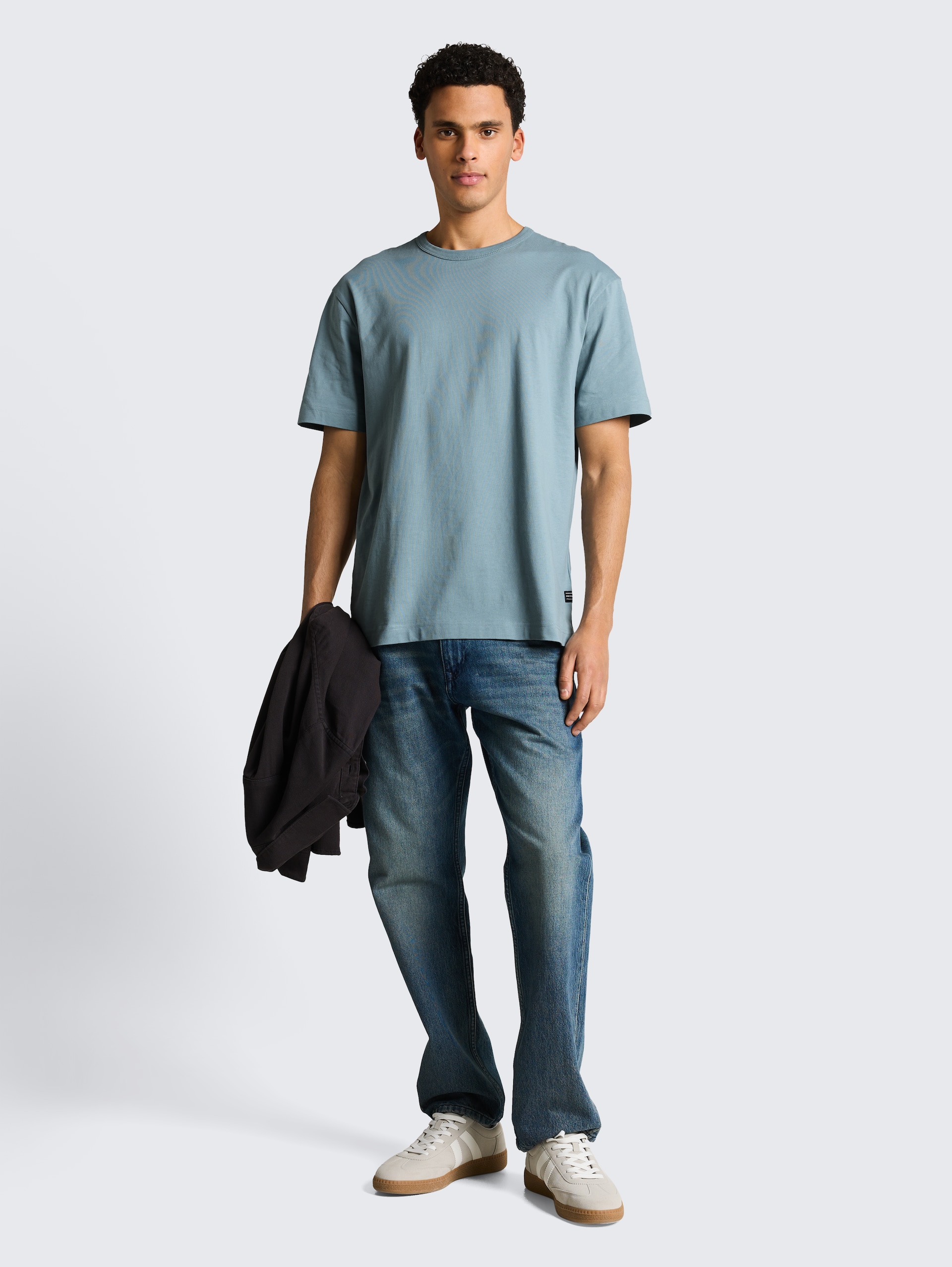 Relaxed Fit T-Shirt aus Baumwolle - citadel blue - Model-Vorderansicht